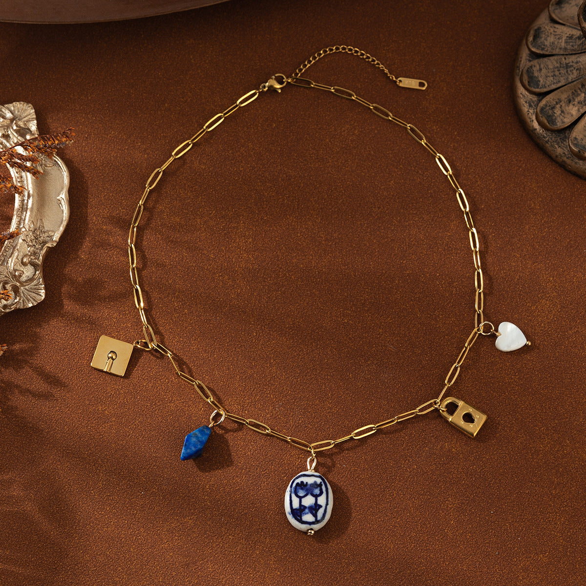 Wholesale Titanium Steel Clavicle Chain Love  Retro Lock Necklace Light Luxury  Flower Necklaces