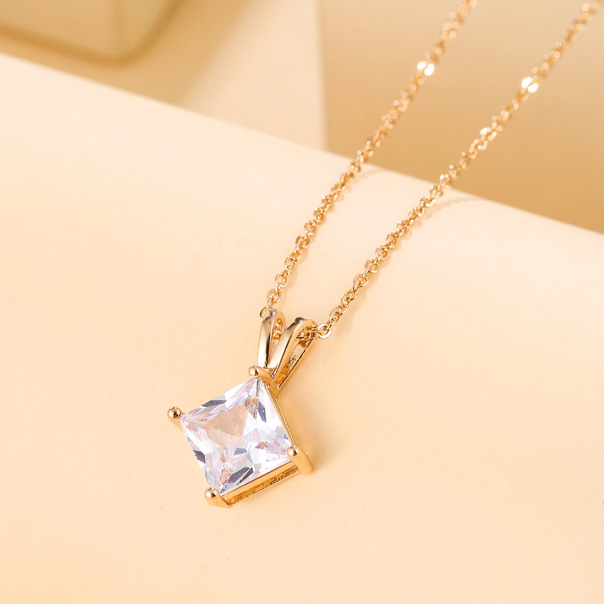 Wholesale Zircon Necklace Personalized Light Luxury Pendant Clavicle Chain