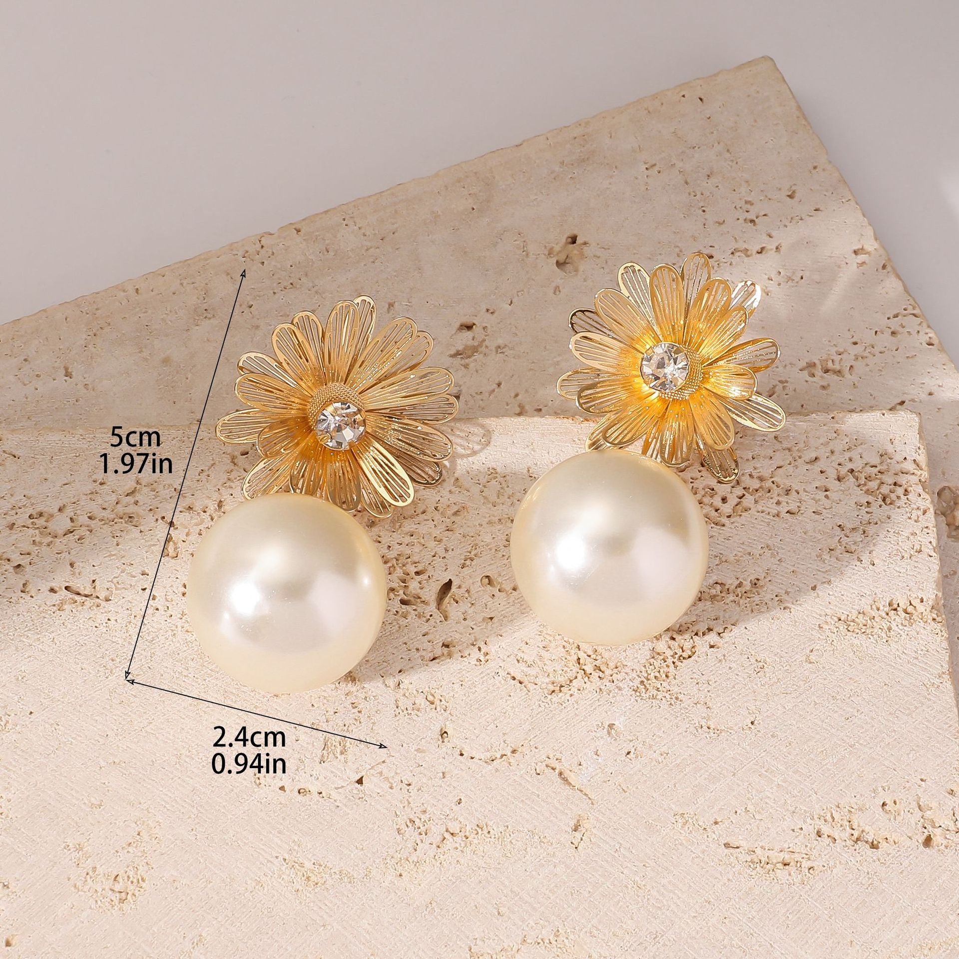 Wholesale  retro classic unique temperament metal flower pearl earrings