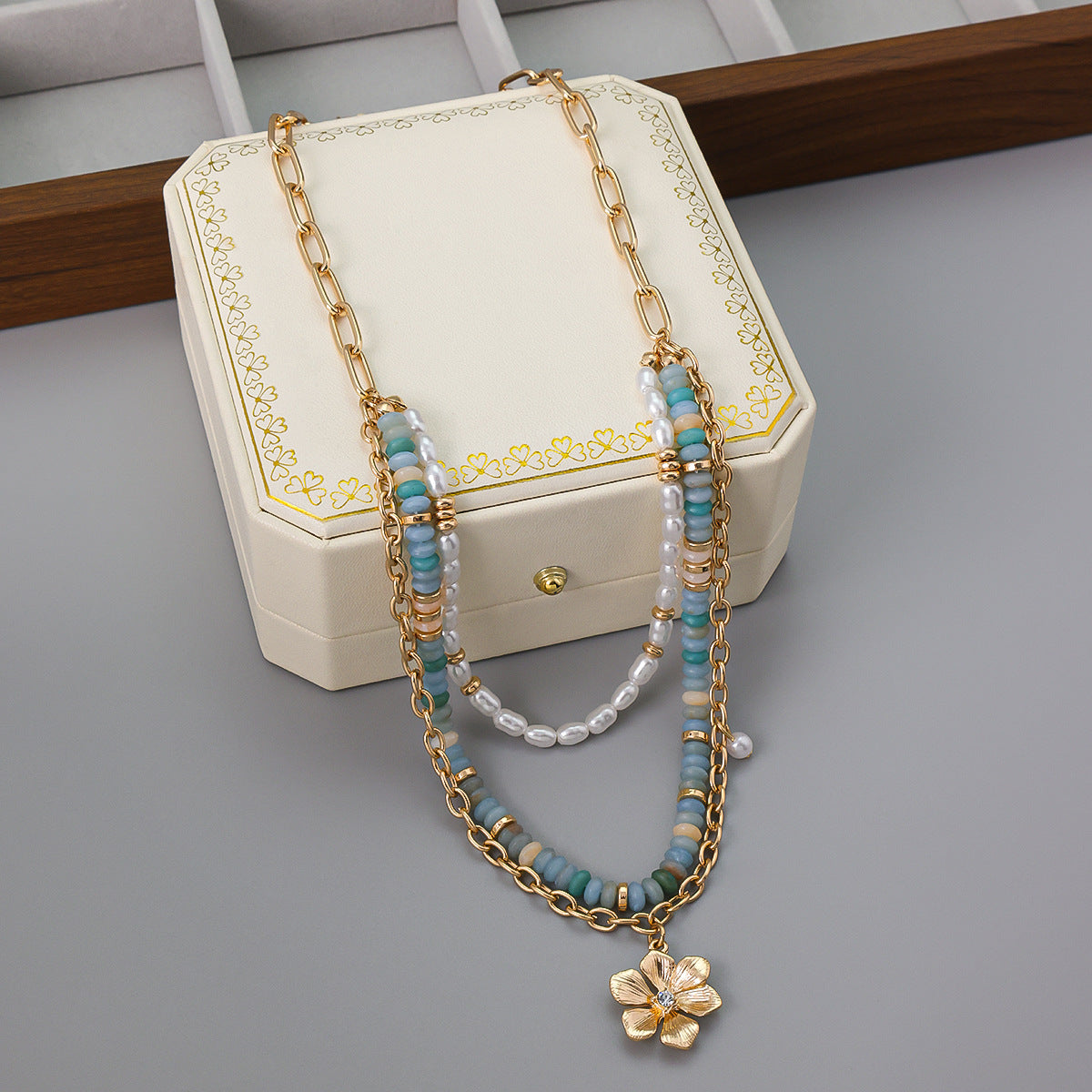 Wholesale Zinc Alloy Flower Pendant Necklace,  Trendy Layered Design for Beach Vacation Jewelry Accessory