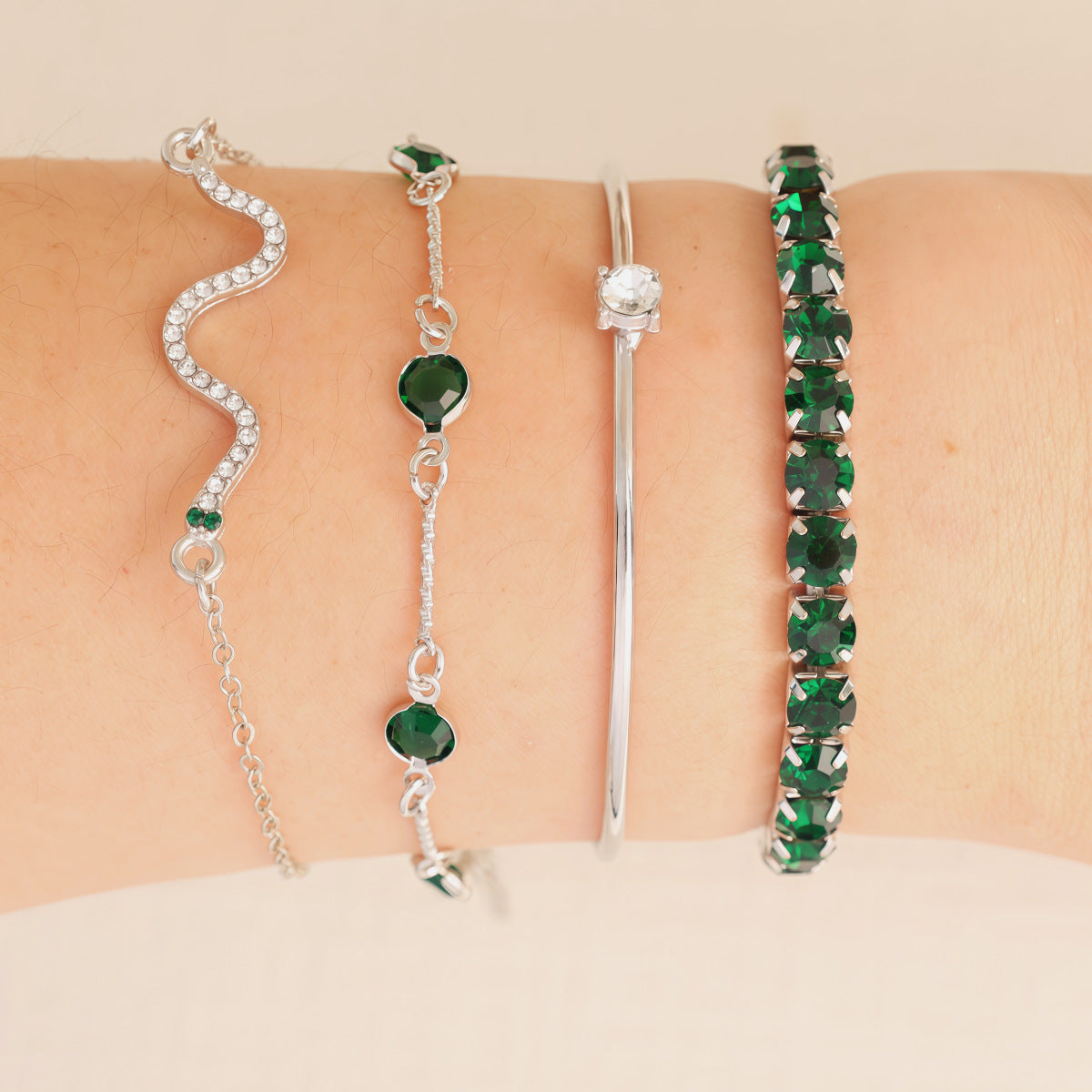 Wholesale Alloy Snake Bracelet Set Retro Emerald Green Rhinestones Fashion Accessory Gift