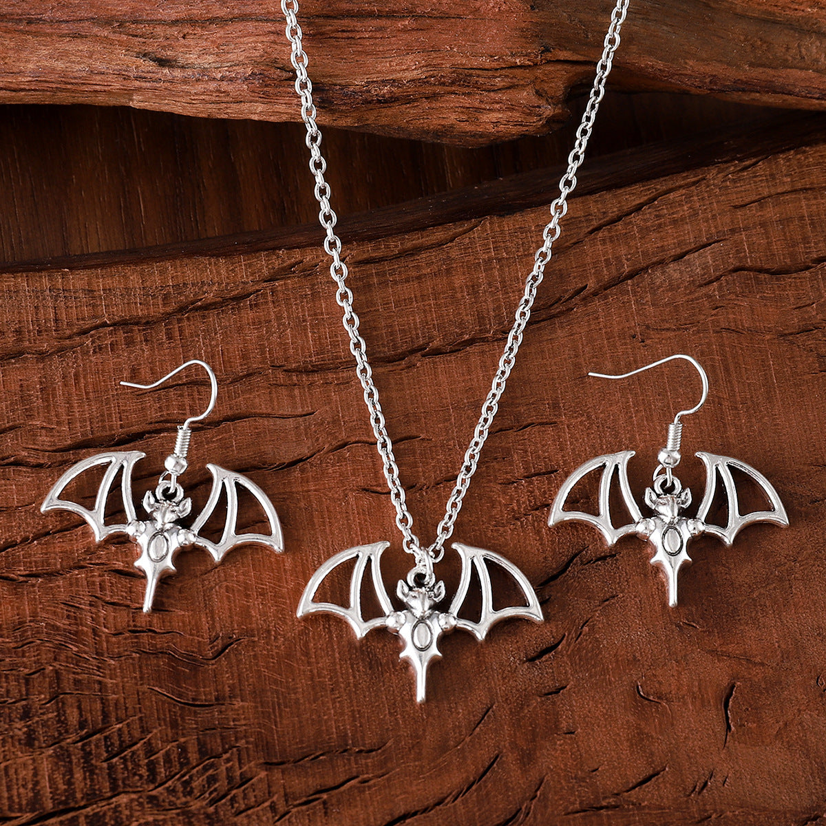 Wholesale Electroplated Zinc Alloy Bat Pendant Earrings And Necklace Set Gothic  Jewelry For Everyday Wear