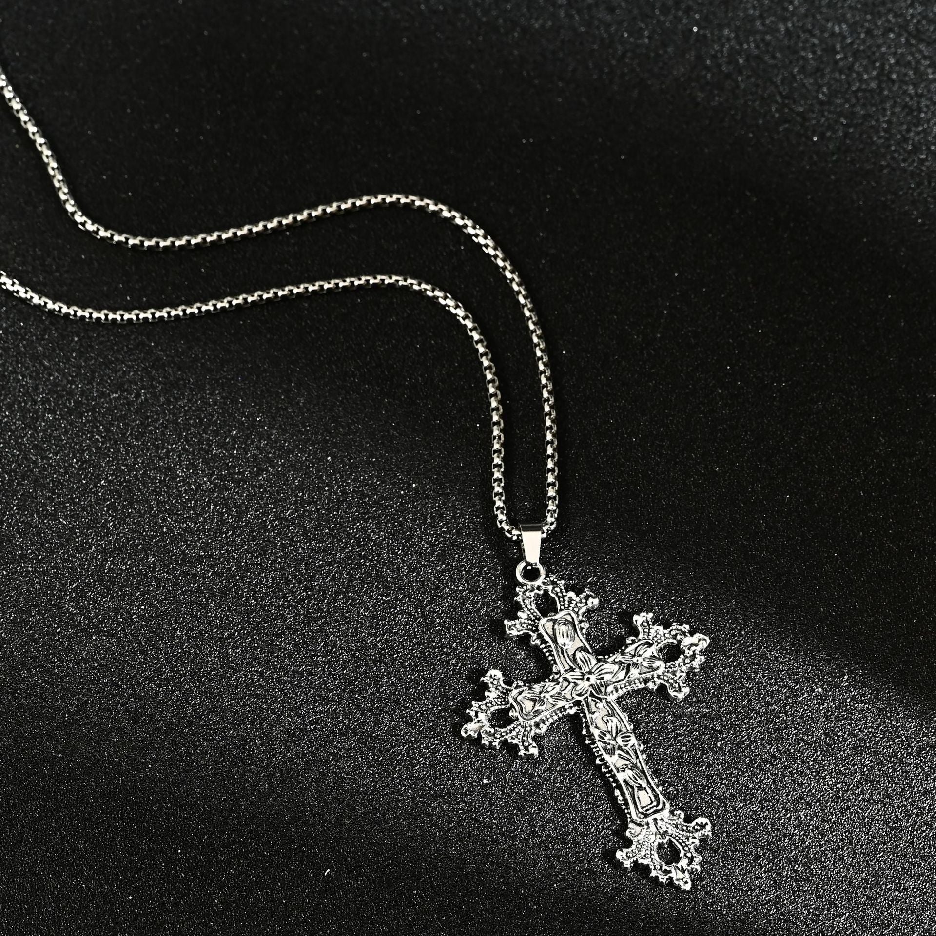 Wholesale Antique Silver Zinc Alloy Cross Necklace Hip Hop Punk Pendant Trendy Jewelry Accessory Gift Resale