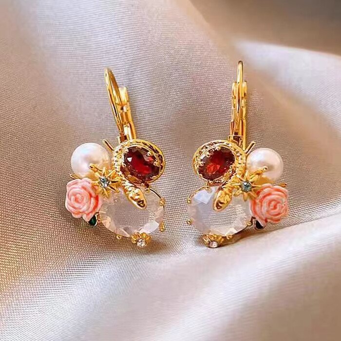 Wholesale Alloy Enamel Double Layer Flower Earrings French Palace Retro Pearl Design Fashion Accessory