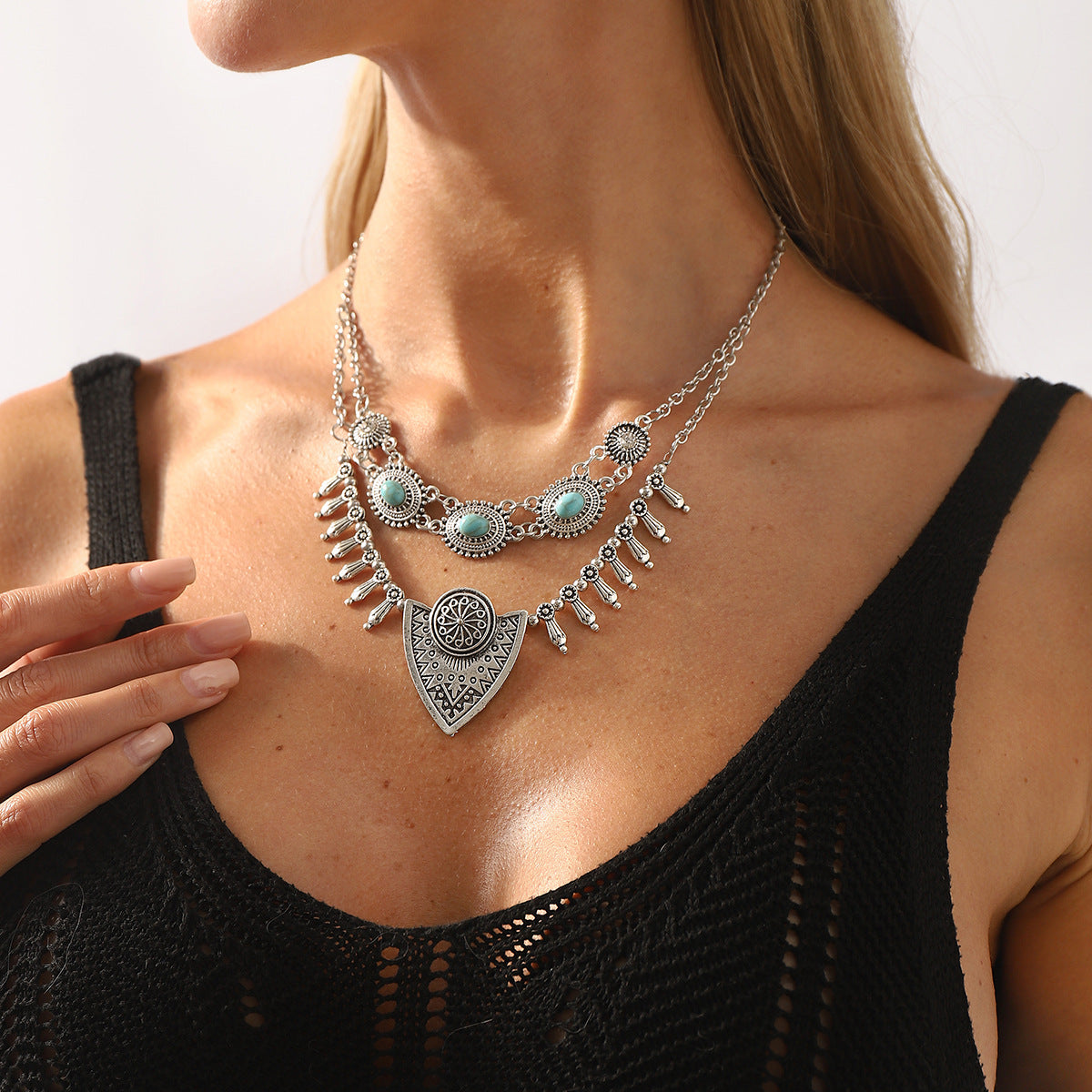 Wholesale New Bohemian Ethnic Retro Turquoise Necklace Stylish Ins Cool Style Clavicle Chain