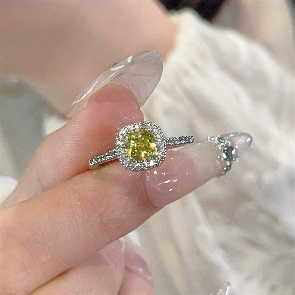 Wholesale Copper Electroplated Olive Green Zircon Ring French Retro Geometric Design Fashion Jewelry for Women
