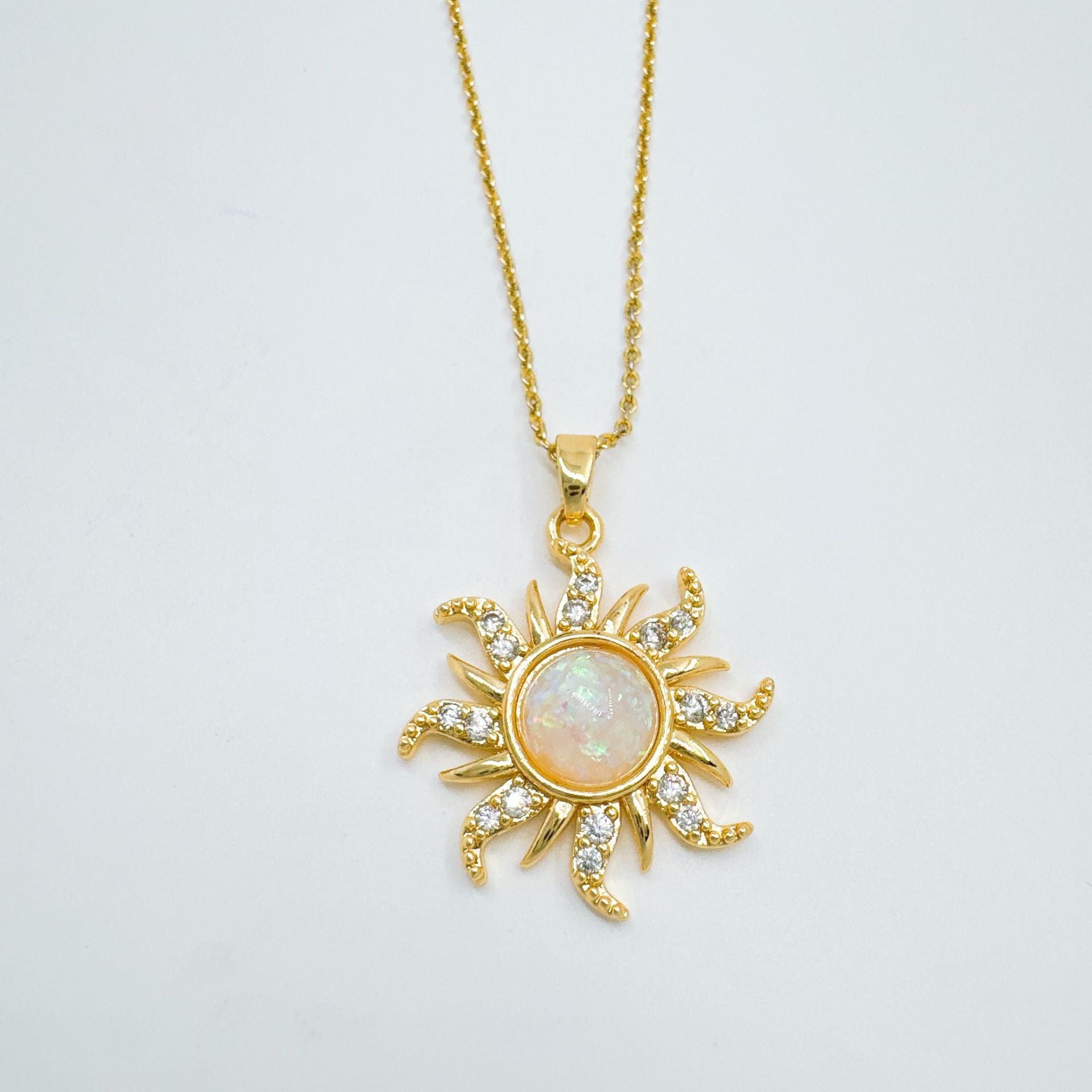 Wholesale Chic Sun Eight-Pointed Star Pendant Necklace 18K Gold-Plated Copper Jewelry for Gift Boutique Resale