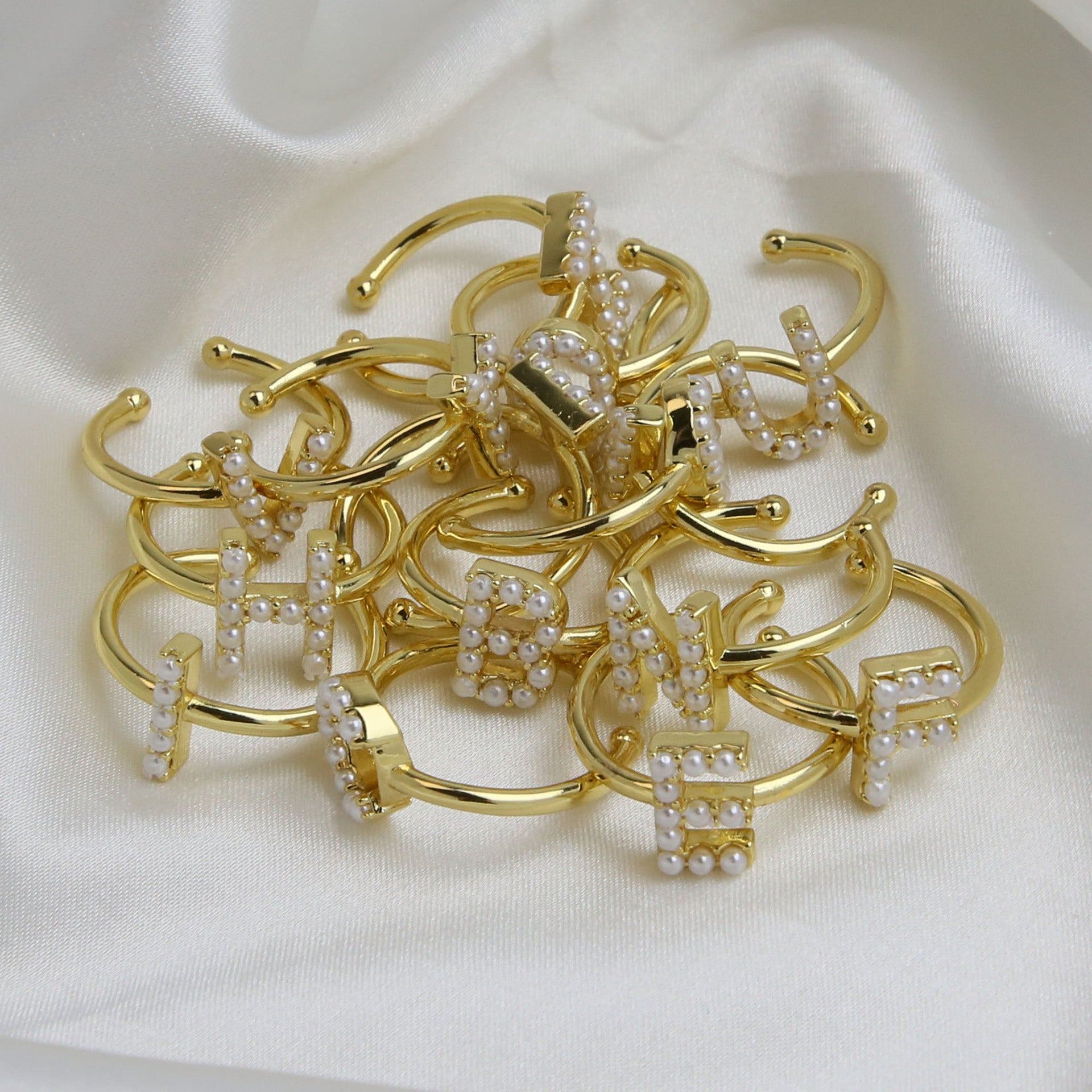 Wholesale  brass pearl 26 English letters open ladies ring