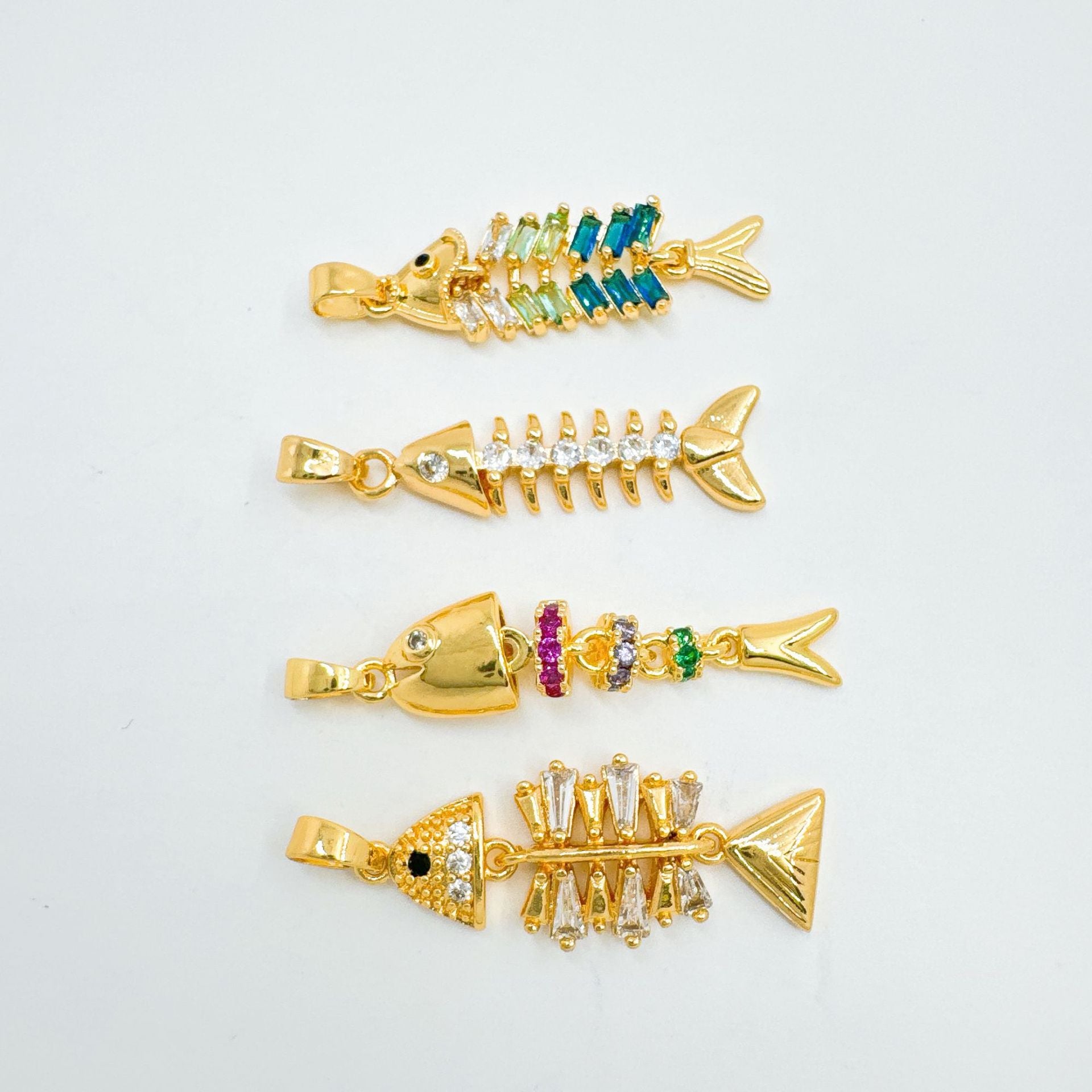 Wholesale Ocean Sea Fish Micro-Inlaid Zircon Gold Plated Pendant Necklace Jewelry Accessory Boutique Resale