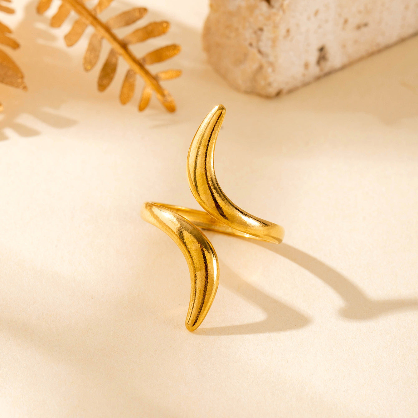 Wholesale Titanium steel stainless steel geometric flowers  opening adjustable ring