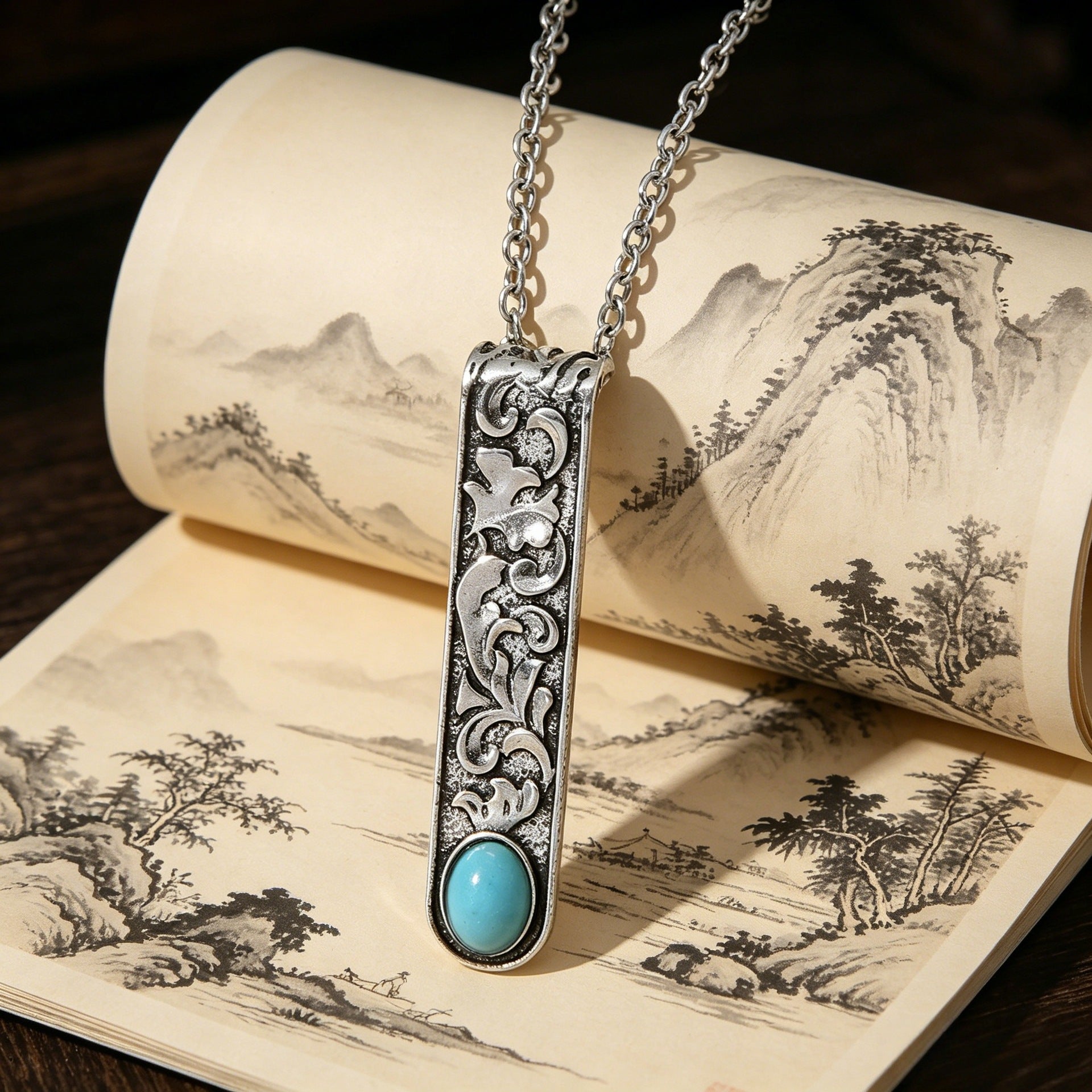 Wholesale Retro Ethnic Turquoise Pendant Necklace Ancient Silver Alloy Unisex Collarbone Chain Jewelry Gift