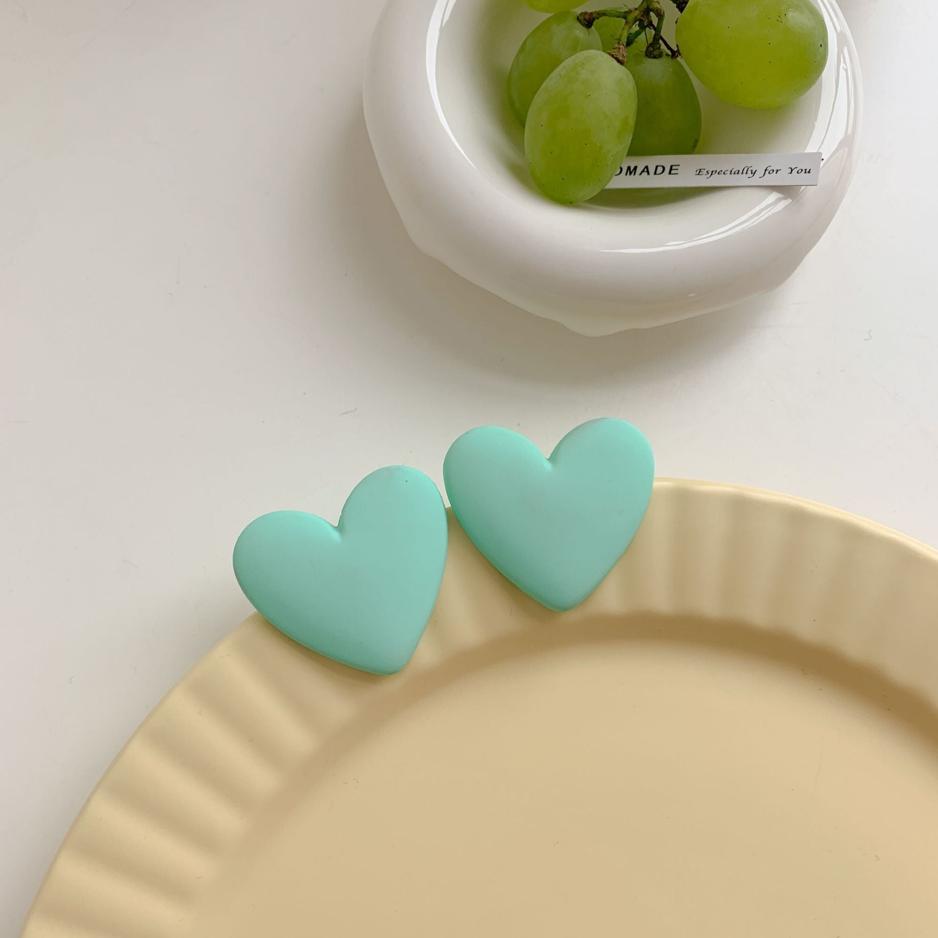 Wholesale spray painted candy color heart shaped acrylic earrings