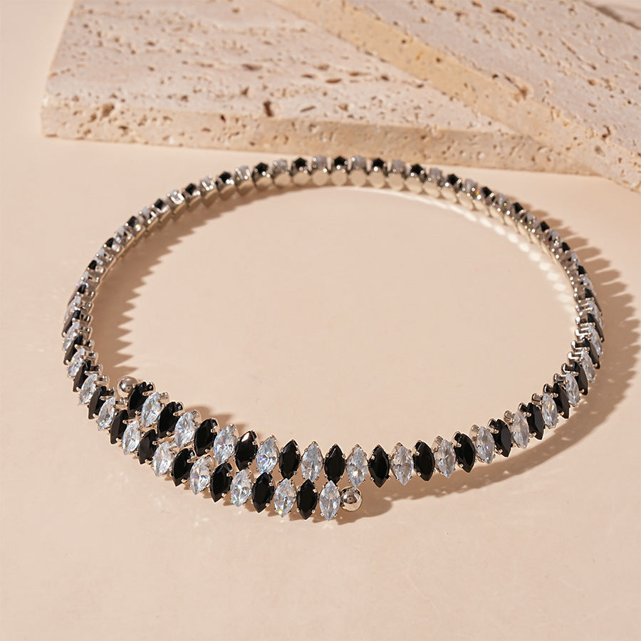 Wholesale Light luxury style contrasting color zircon water drop-shaped circle open collar bracelet