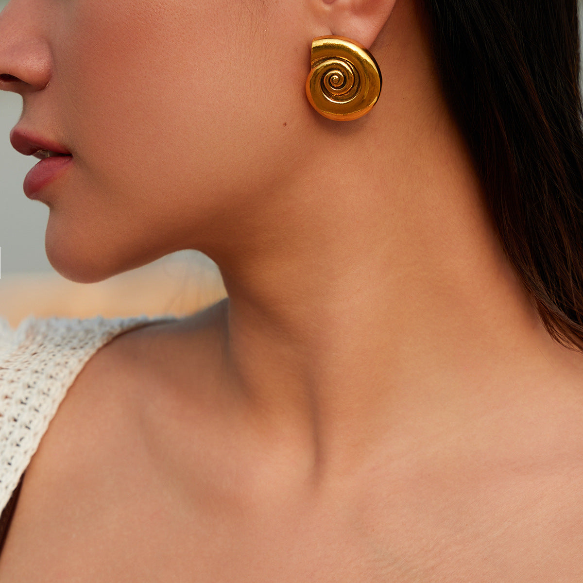 Wholesale Conch Shape Exaggerated Metal Necklace