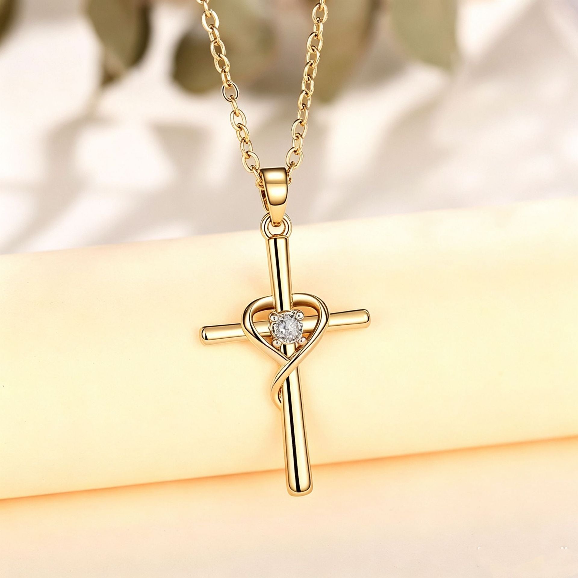 Wholesale Real Gold Plated Cross Pendant Necklace with Zircon,  Fashion Jewelry Accessory for Women Gift