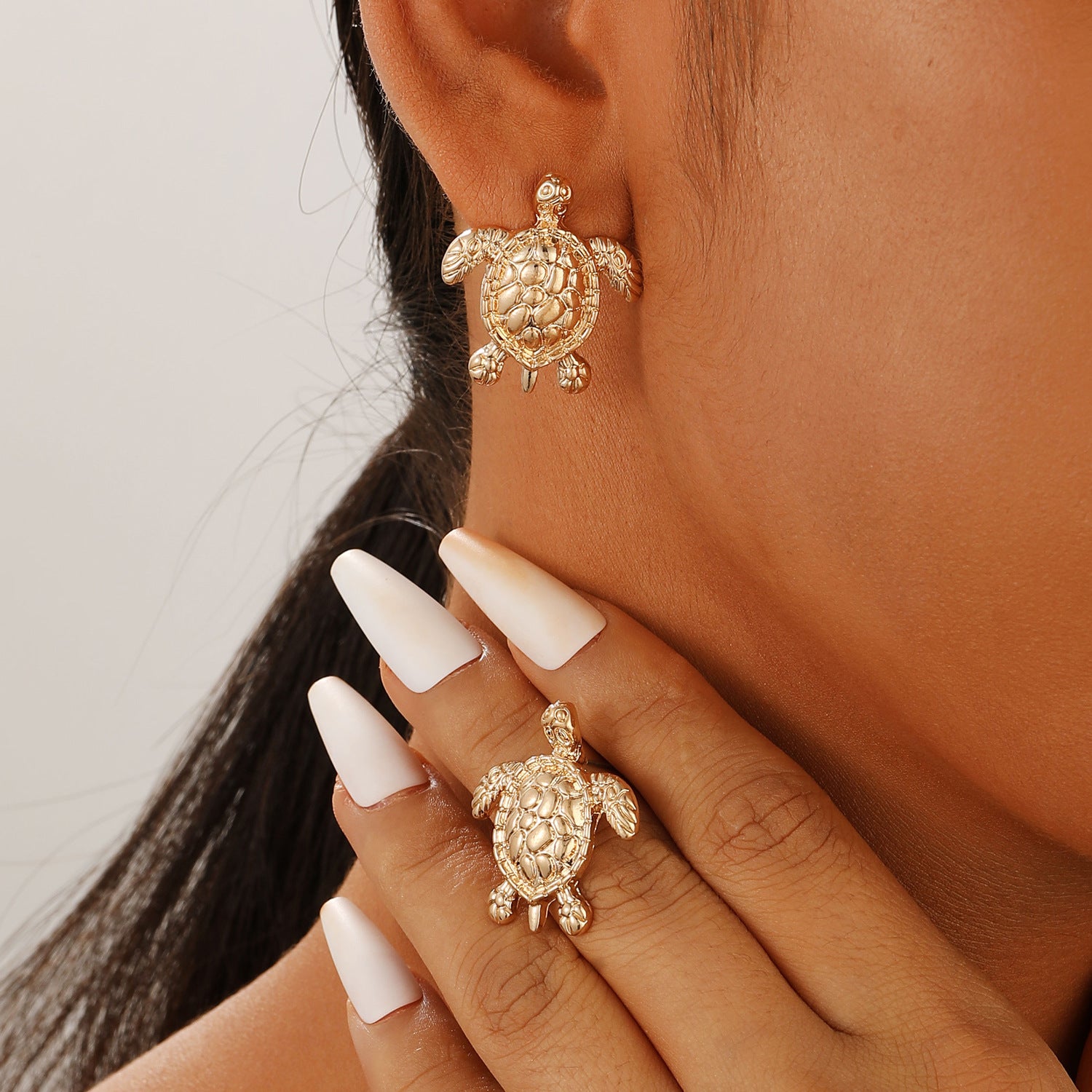 Wholesale Europe and the United States cross-border hot selling animal tortoise earrings personality simple temperament earrings high fashion all-match earrings jewelry