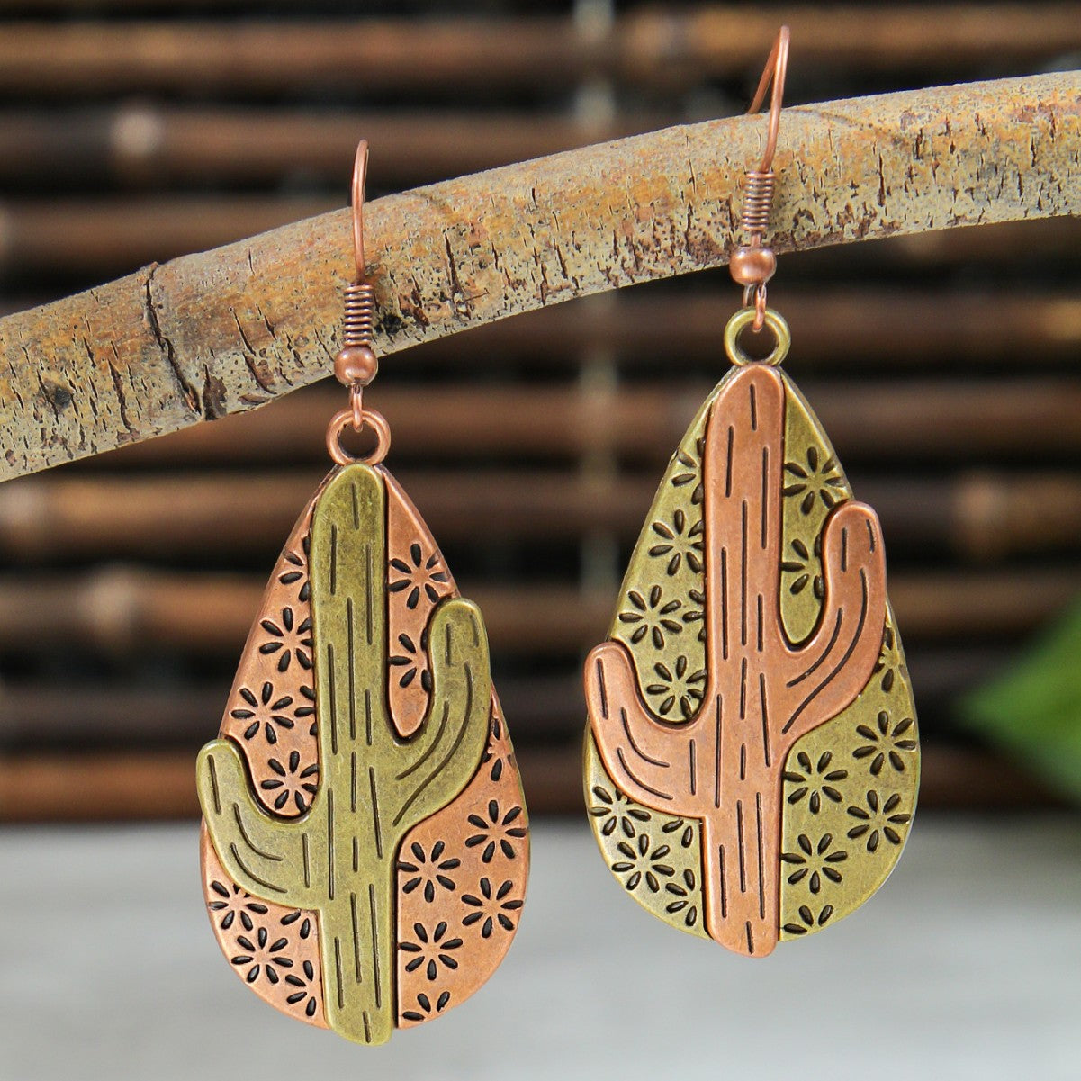 Wholesale Retro Bohemian Cactus Carved Drop Earrings Zinc Alloy Fashion Accessory