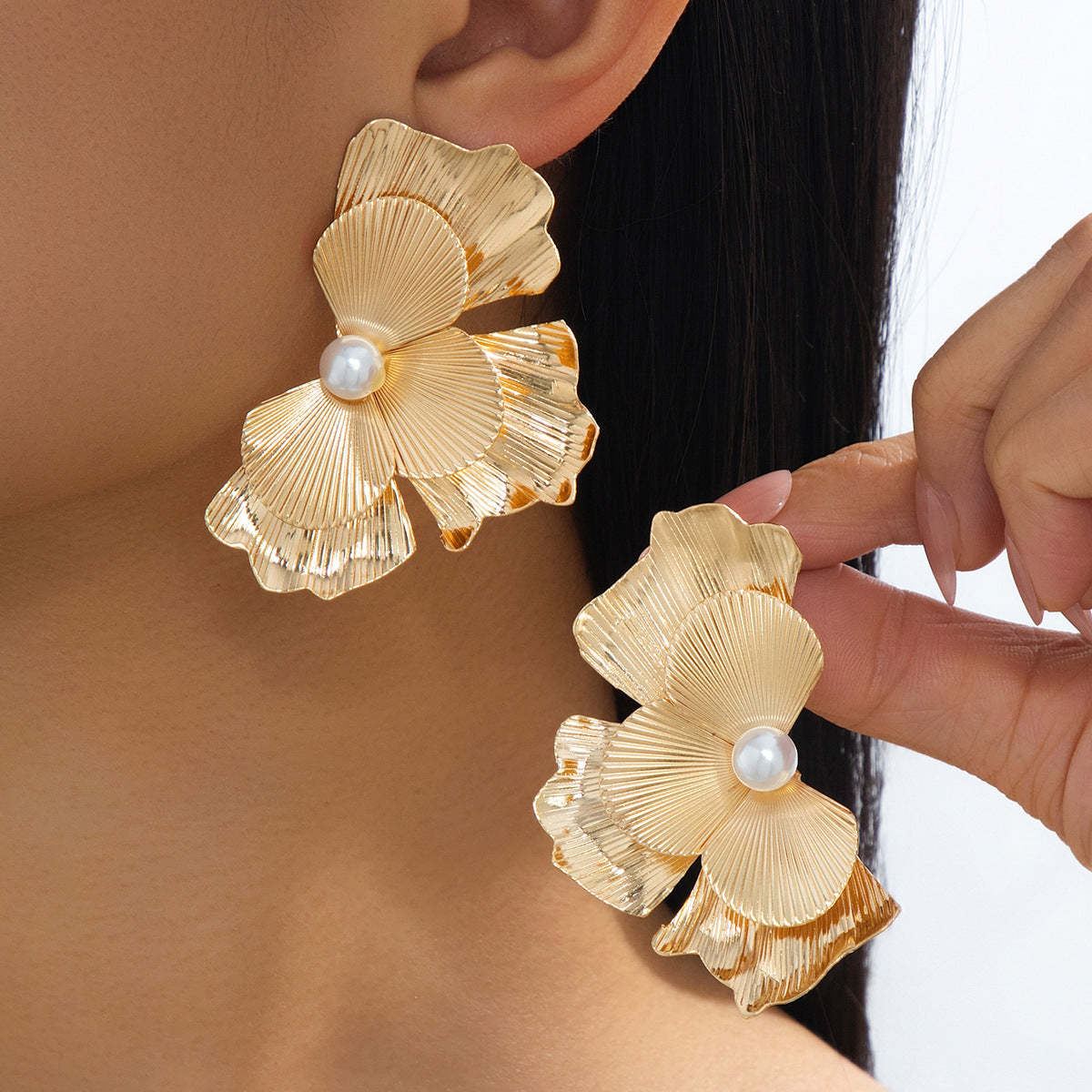 Wholesale Vintage Flower Pearl Ginkgo Leaf Earrings Gold Electroplated Iron Alloy Party Wear Fashion Accessory