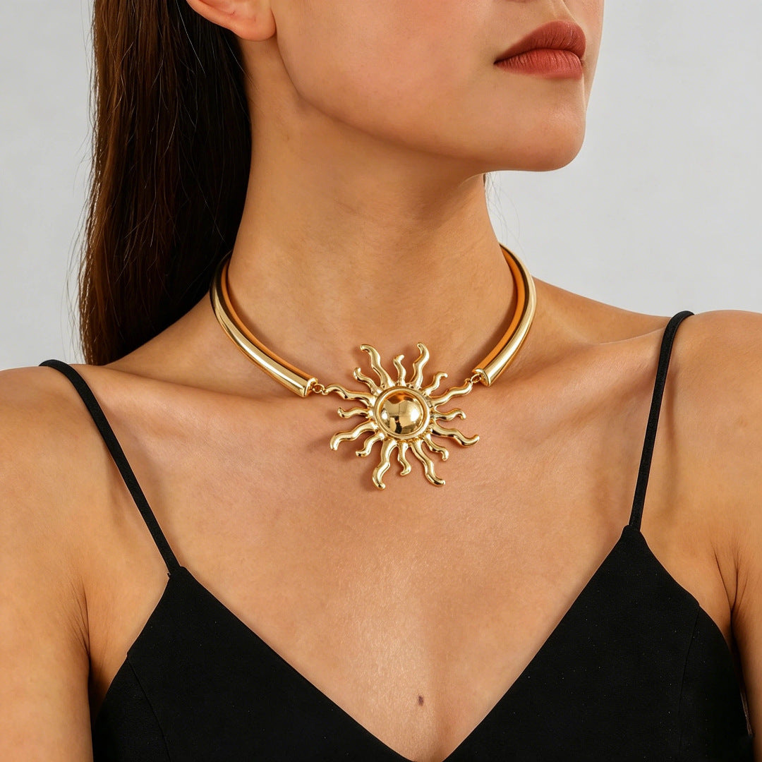 Wholesale Gold Electroplated Alloy Sun Flame Pendant Layered Necklace For Women Fashion Jewelry Accessory