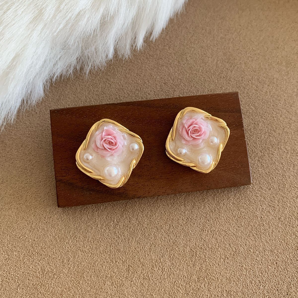 Wholesale oil painting pearl Monet garden earrings silver needle exquisite  design sense of medieval earrings