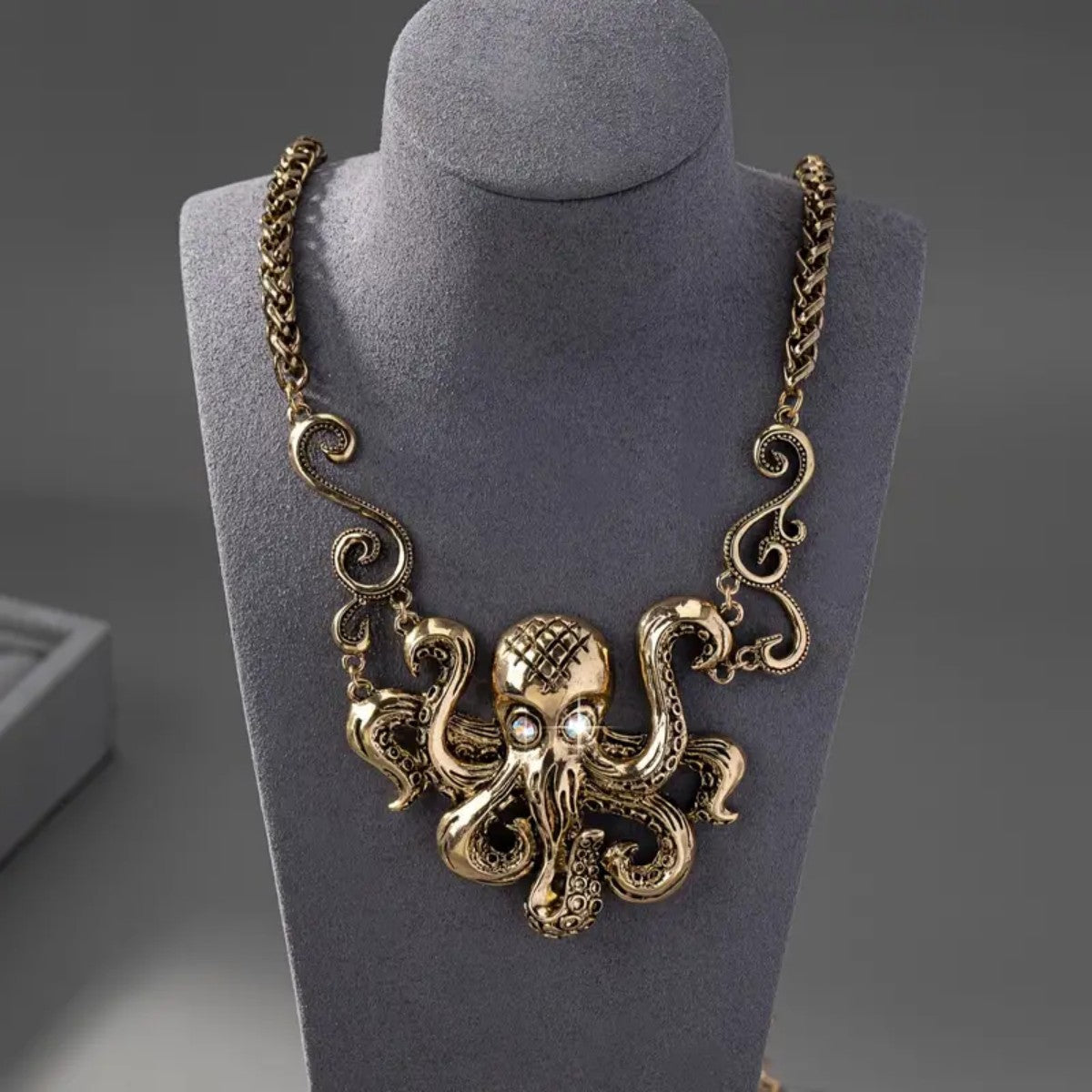 Wholesale Vintage Octopus Pendant Necklace Stylish Bohemian Rhinestone Alloy Jewelry Accessory Gift