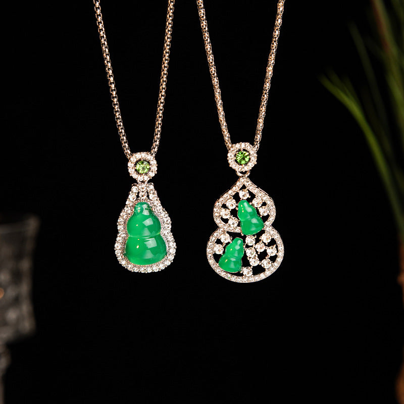 Wholesale New Chinese Style Green Pendant Necklace Long Chain Fashion Accessory for Women Boutique Resale