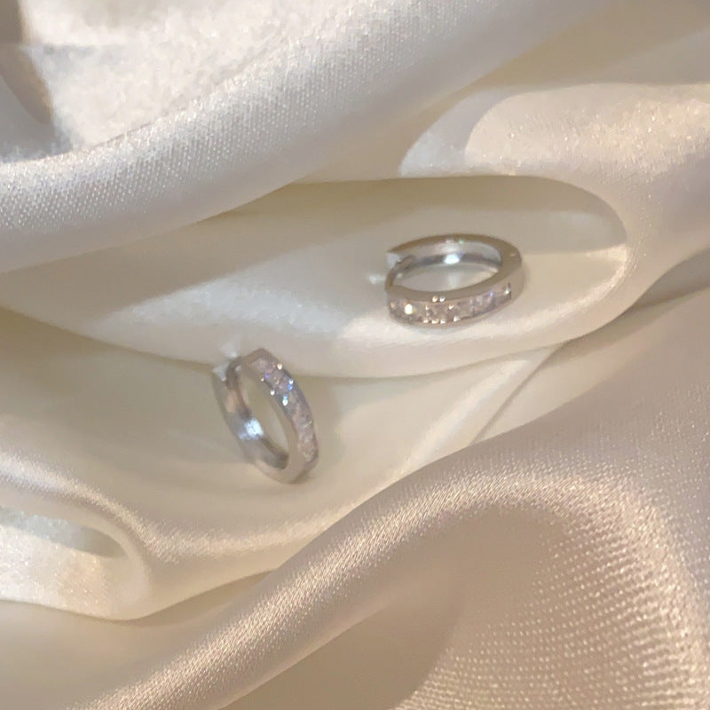 Wholesale Delicate and simple small hoop earrings