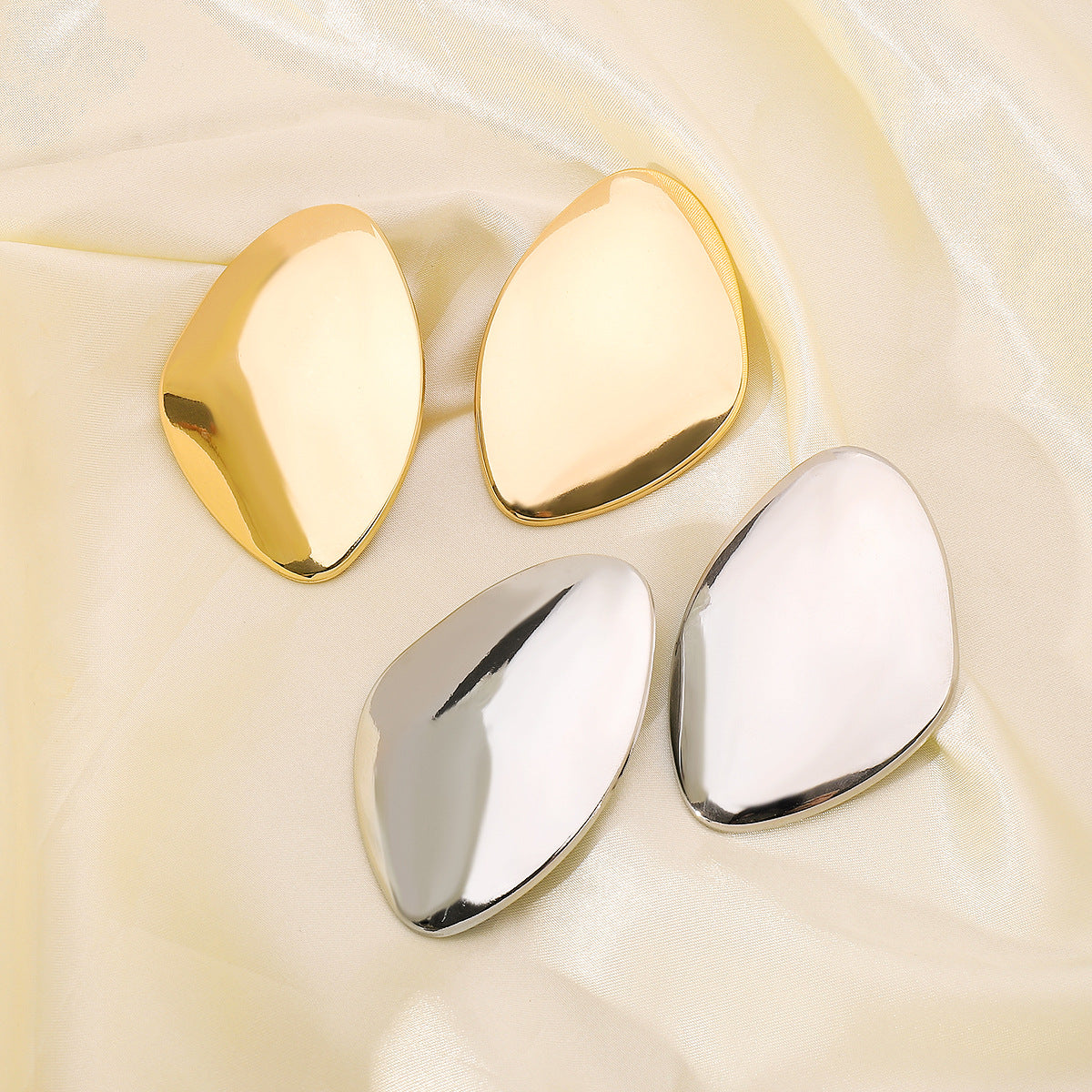 Wholesale Punk Pebbled Glossy Earrings