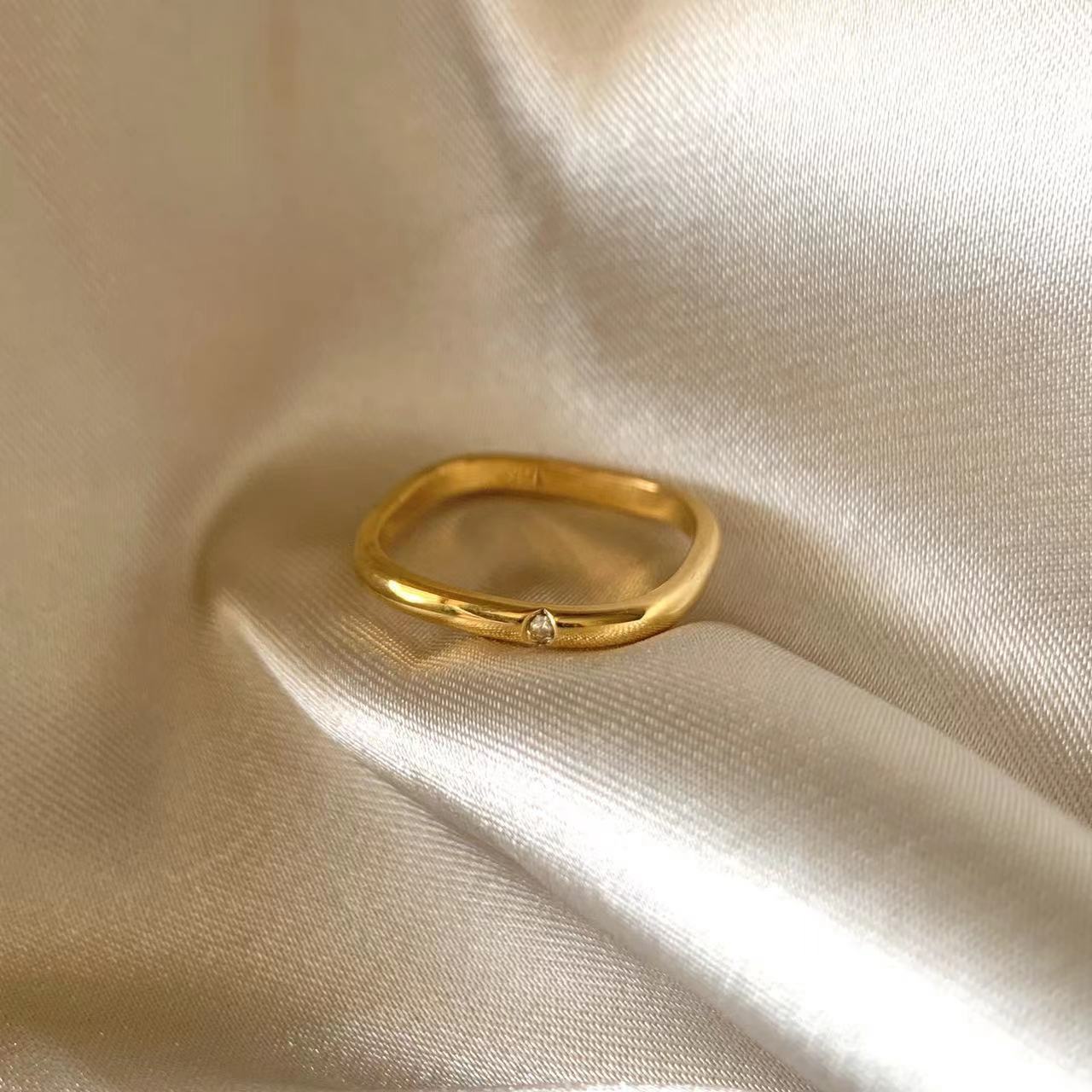 Wholesale titanium steel luxury element white shell inlaid stone  ring