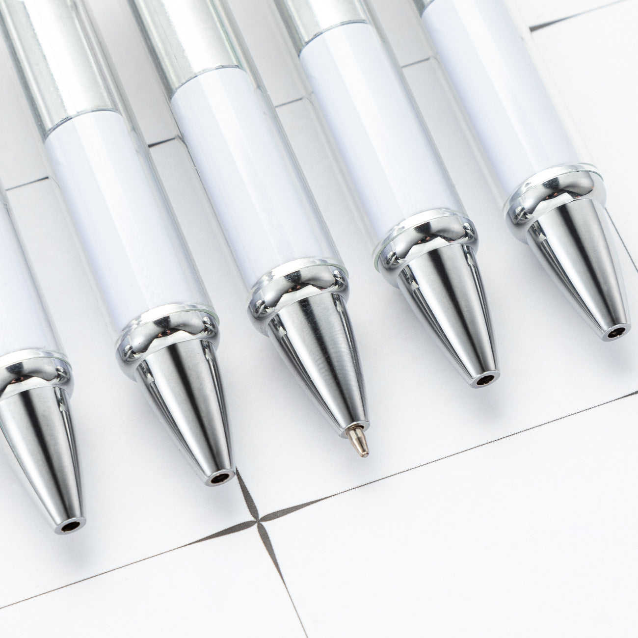 Wholesale Bearable Pens Inner Pole Insertion Paper Roll Paper Plastic Bead Pen ACC-PN-HuaH005