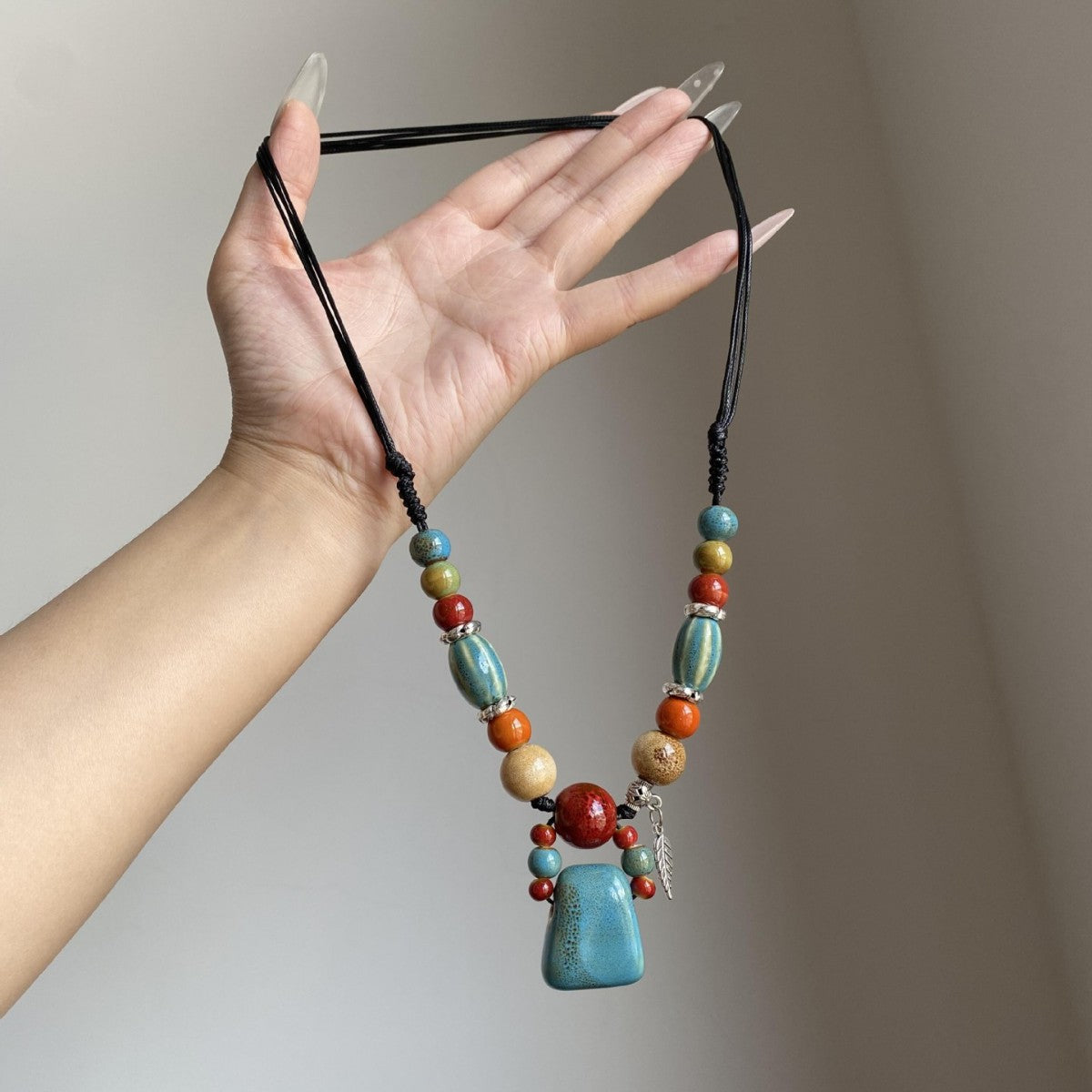 Wholesale Trendy Colorful Ceramic Pendant Necklace for Women Fashion Layering Jewelry Accessory Gift