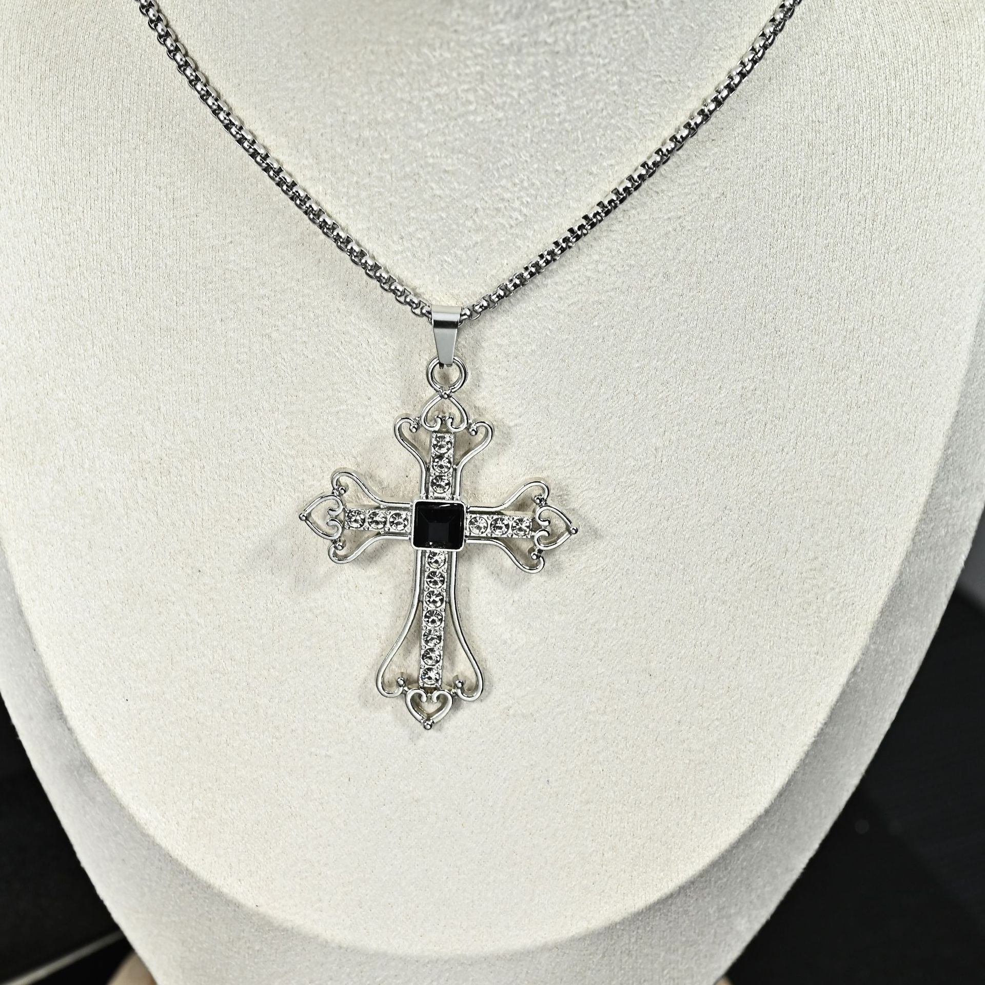 Wholesale Retro Vintage Cross Pendant Necklace For Men Stainless Steel Long Chain Chic Fashion Jewelry Accessory Gift