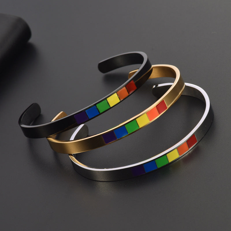 Bracciale a forma di C con apertura arcobaleno a sei colori in acciaio inossidabile all'ingrosso
