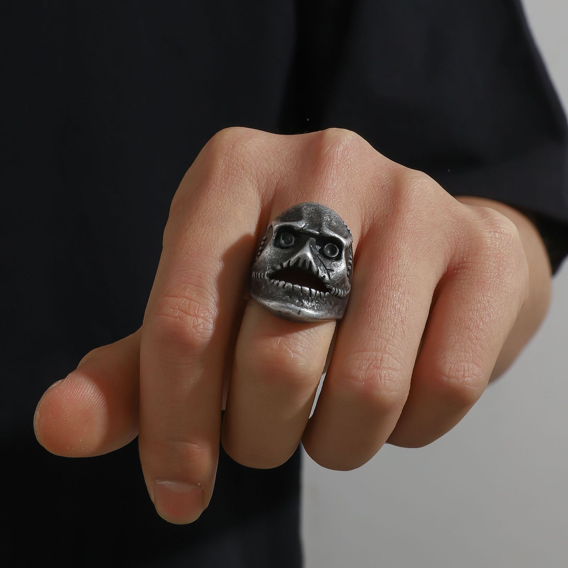 Wholesale Retro Hip Hop Skull Mask Men' s Ring