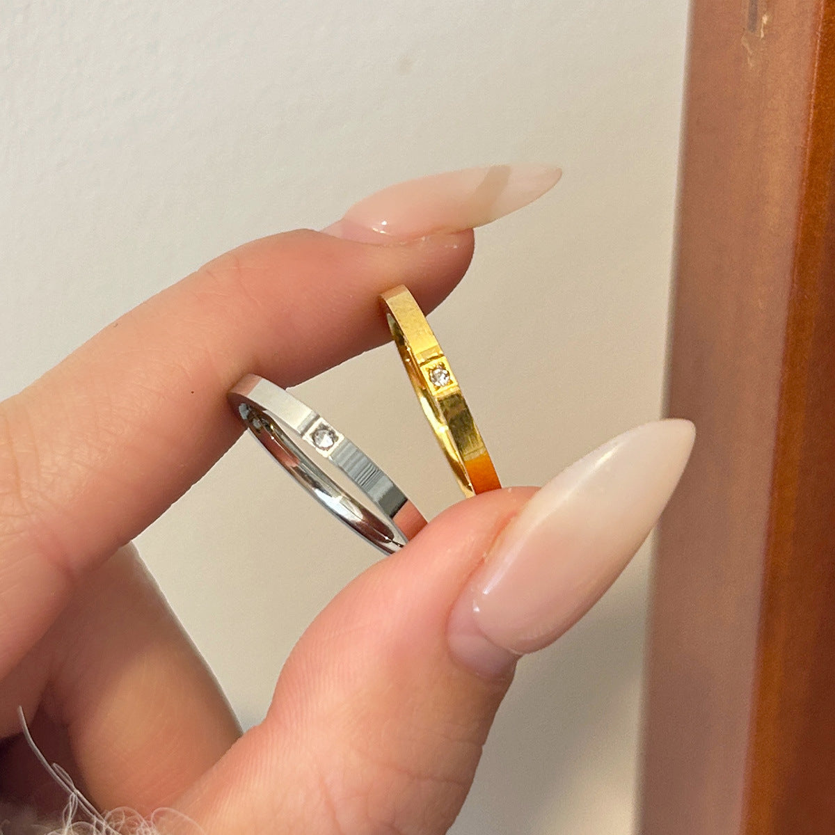 Wholesale Gold Pigment Ring Simple Single Diamond Ring