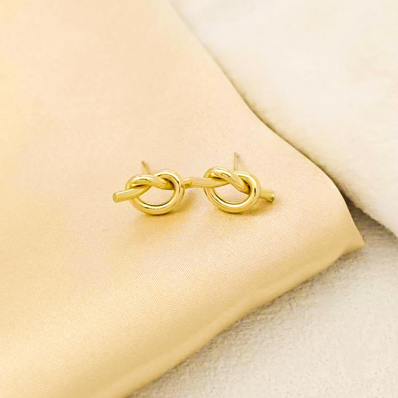 Wholesale Trendy Love Knot Earrings Titanium Steel Fashion Jewelry Accessory for Women