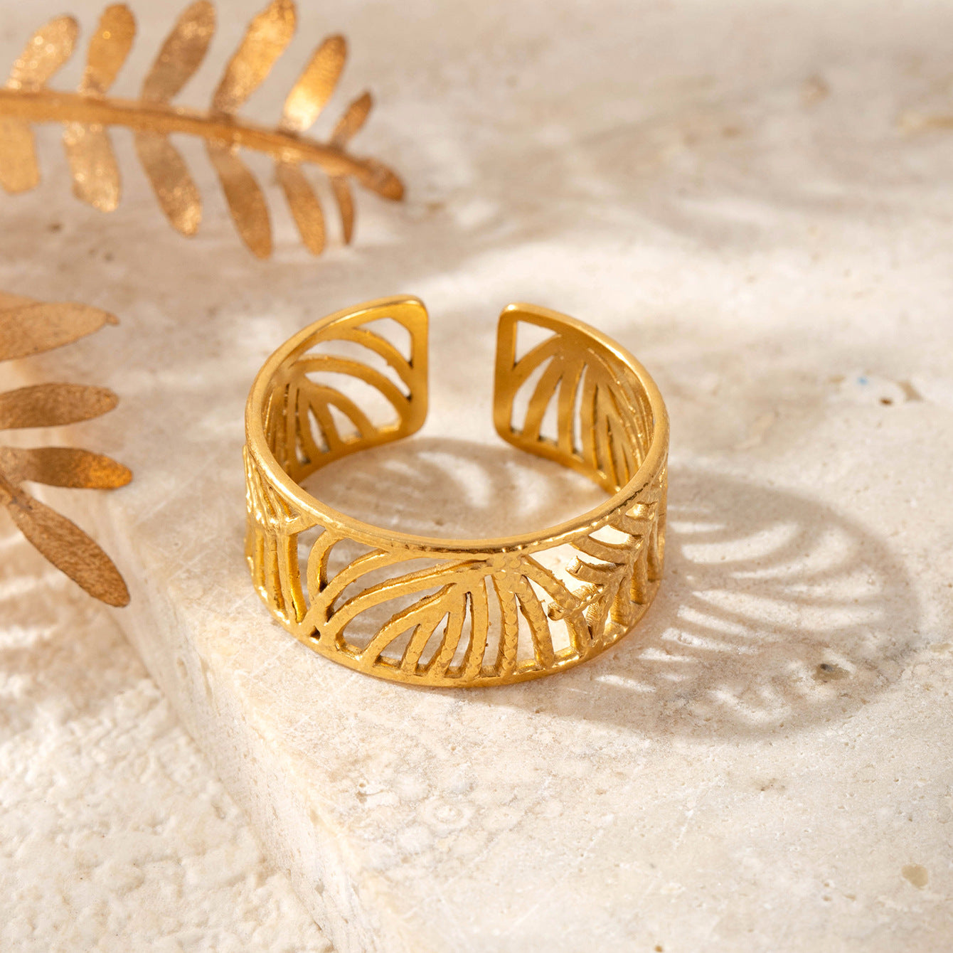 Wholesale  metallic  leaves smiley face  simple style opening adjustable titanium steel ring