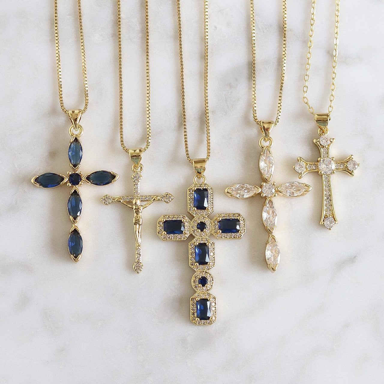 Wholesale Minimalist Cross Pendant Necklace with Rhinestones Zinc Alloy Electroplated Jewelry Accessory for Women Boutique Resale
