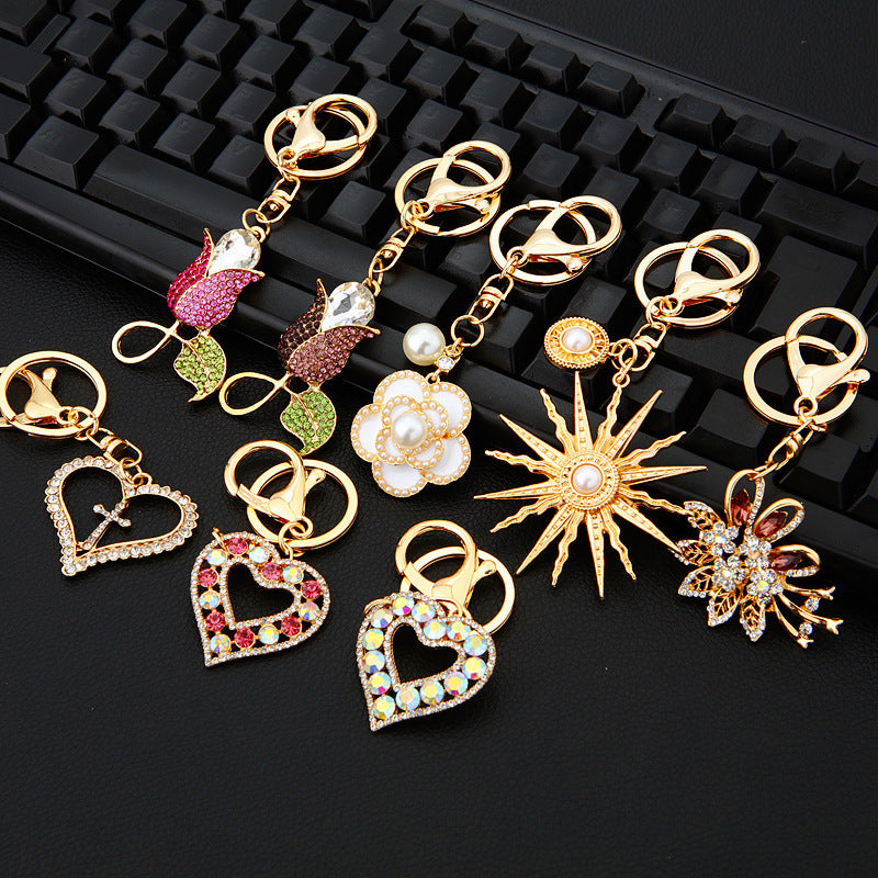 Wholesale Modern Art Metal Keychain Bag Charm Car Key Accessory Chic Gift for Couple