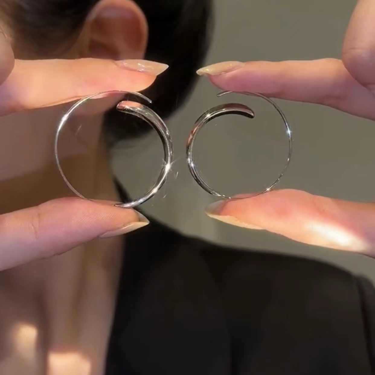 Wholesale Minimalist Circle Earrings Korean Japanese Style Boutique Resale Jewelry Accessory
