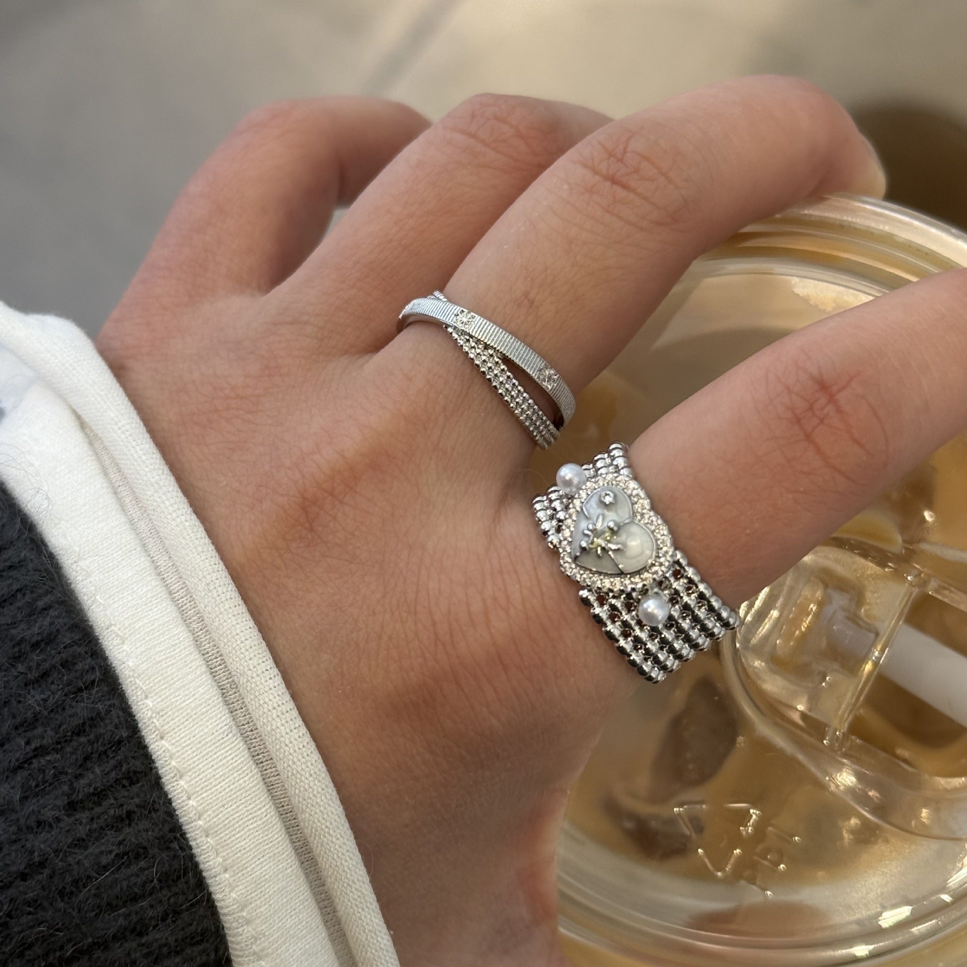 Wholesale Chic Contrast Color Ring with Round Zircon and Geometric Design,  Fashion Jewelry Accessory for Boutique Resale