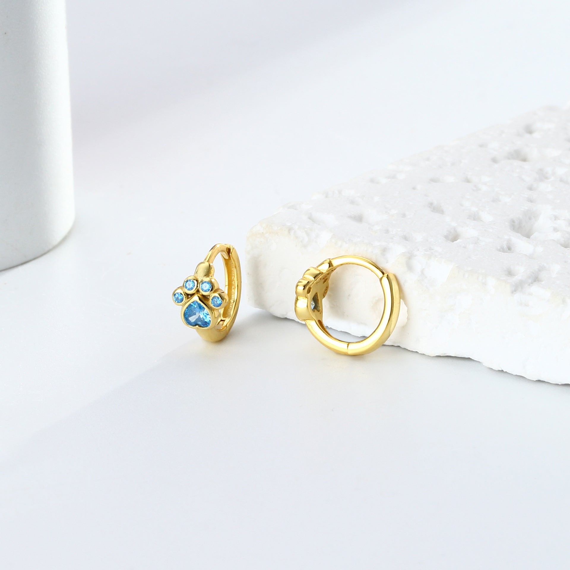 Wholesale S925 Sterling Silver Earrings Forest Cute Earrings Cat Paw Prints Inlaid Blue Zirconium Diamond Earrings ACC-ES-HRB006