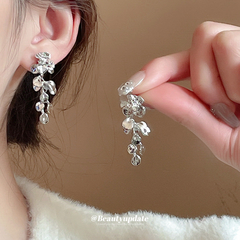 Wholesale Silver Needle Metal Flower Tassel Earrings