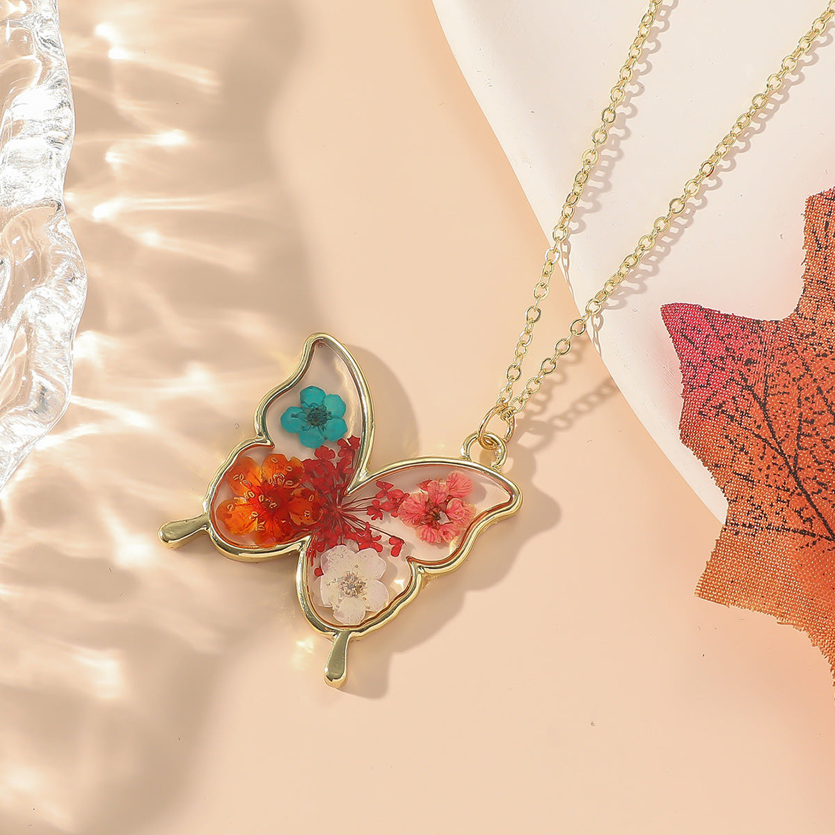 Wholesale Resin Butterfly &  Flower Necklace Dripping Glue Pendant Daily Wear Jewelry Accessory