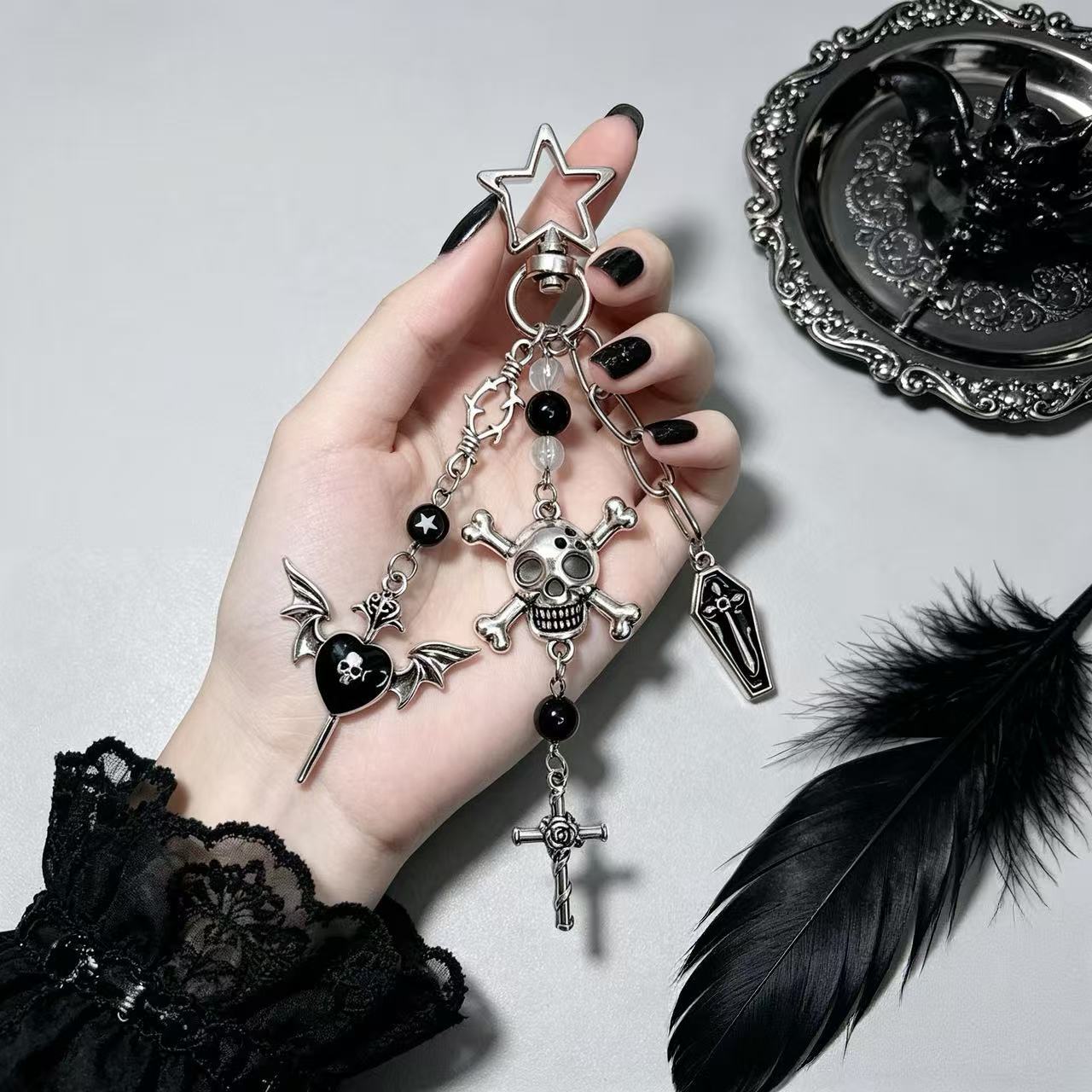 Wholesale Gothic Skull Cross Keychain Bag Charm Zinc Alloy Handmade Beaded Car Key Accessory for Punk Style Boutique Resale