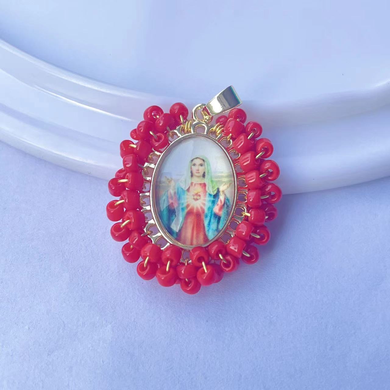Wholesale Gold hand-woven millet bead oval portrait pendant female jewelry  necklace pendant