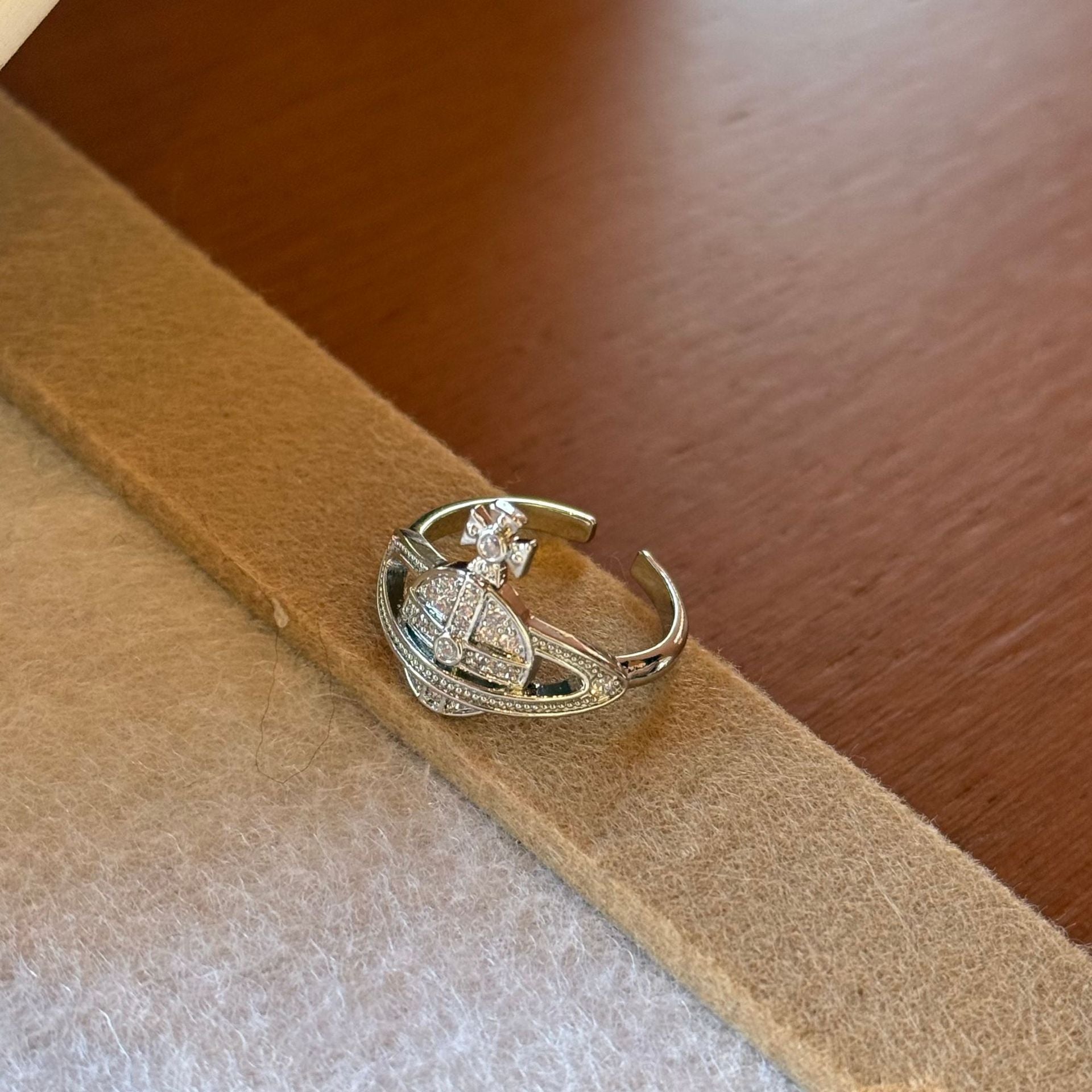Wholesale Saturn Zircon Open Ring Trendy Fashion Jewelry Accessory for Women Gift