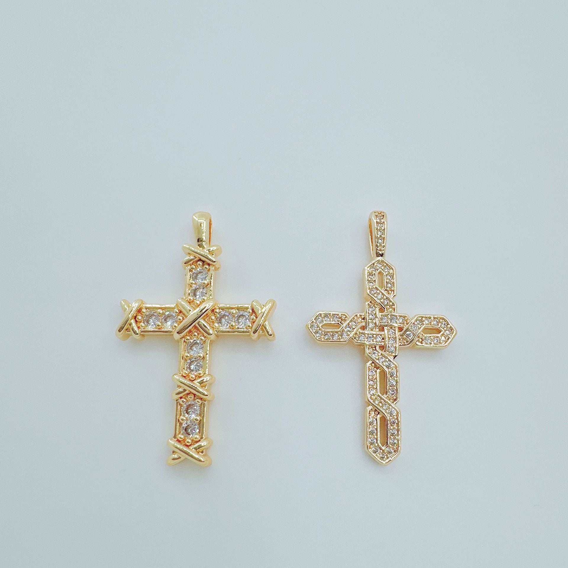 Wholesale Full Rhinestone Cross Pendant Necklace,  Copper Plated,  Fashion Jewelry Accessory for Gift or Boutique Resale