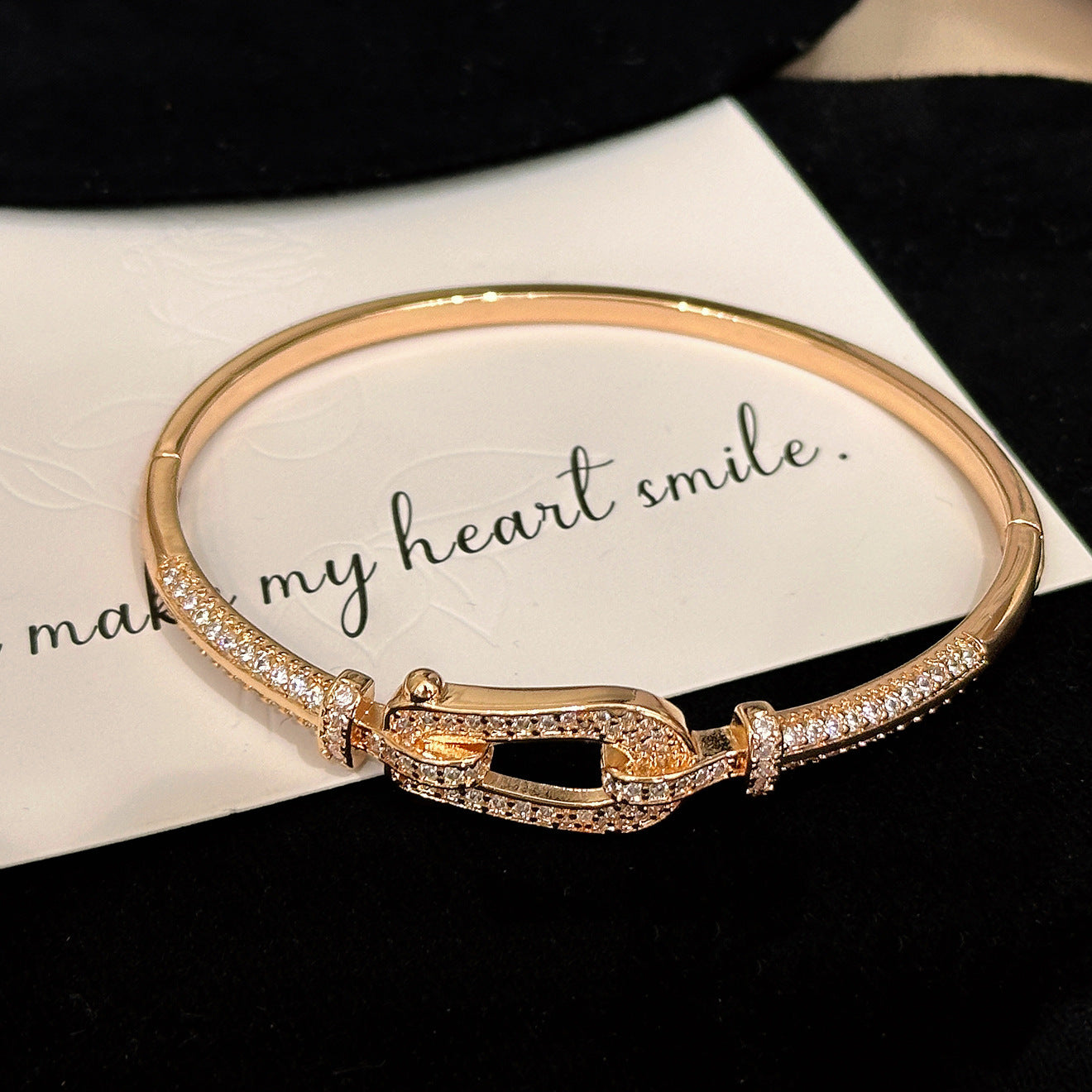 Wholesale Hollow Horseshoe Design Full Diamond Design Bracelet,  Copper Electroplated Sand Gold Jewelry Accessory for Women