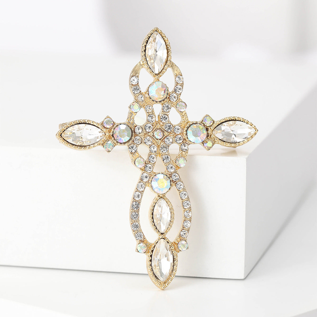 Wholesale Gold Retro Rhinestone Cross Brooch Trendy Coat Sweater Boutique Fashion Accessory
